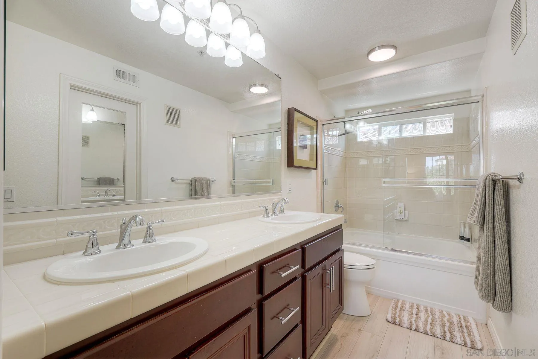 https://cdn.realtyfeed.com/cdn/127/260021022/22ff529baa667108c085d4737d0bd5b2.webp