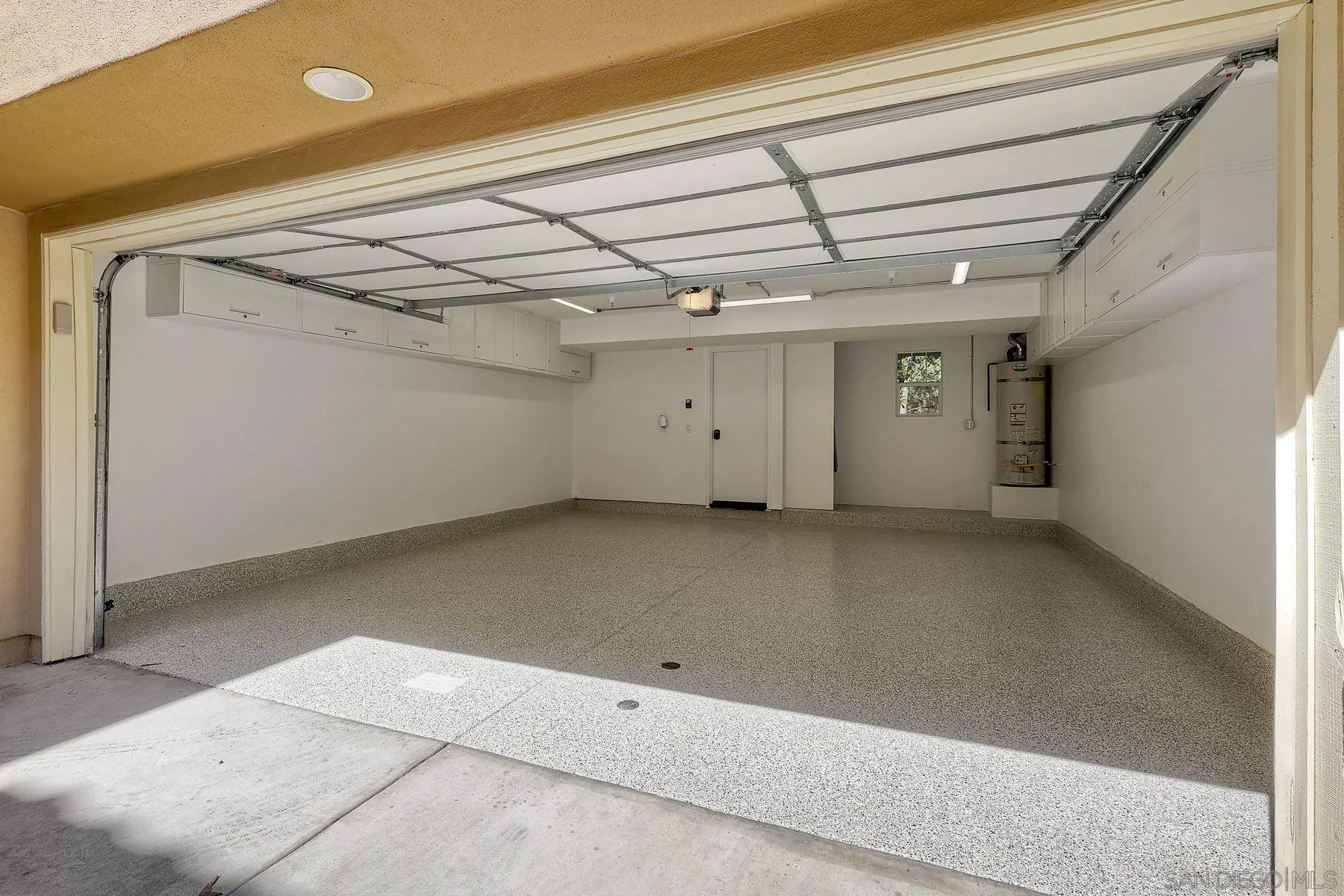 https://cdn.realtyfeed.com/cdn/127/260021022/3c28c7f358b6475386790d56975cf070.webp