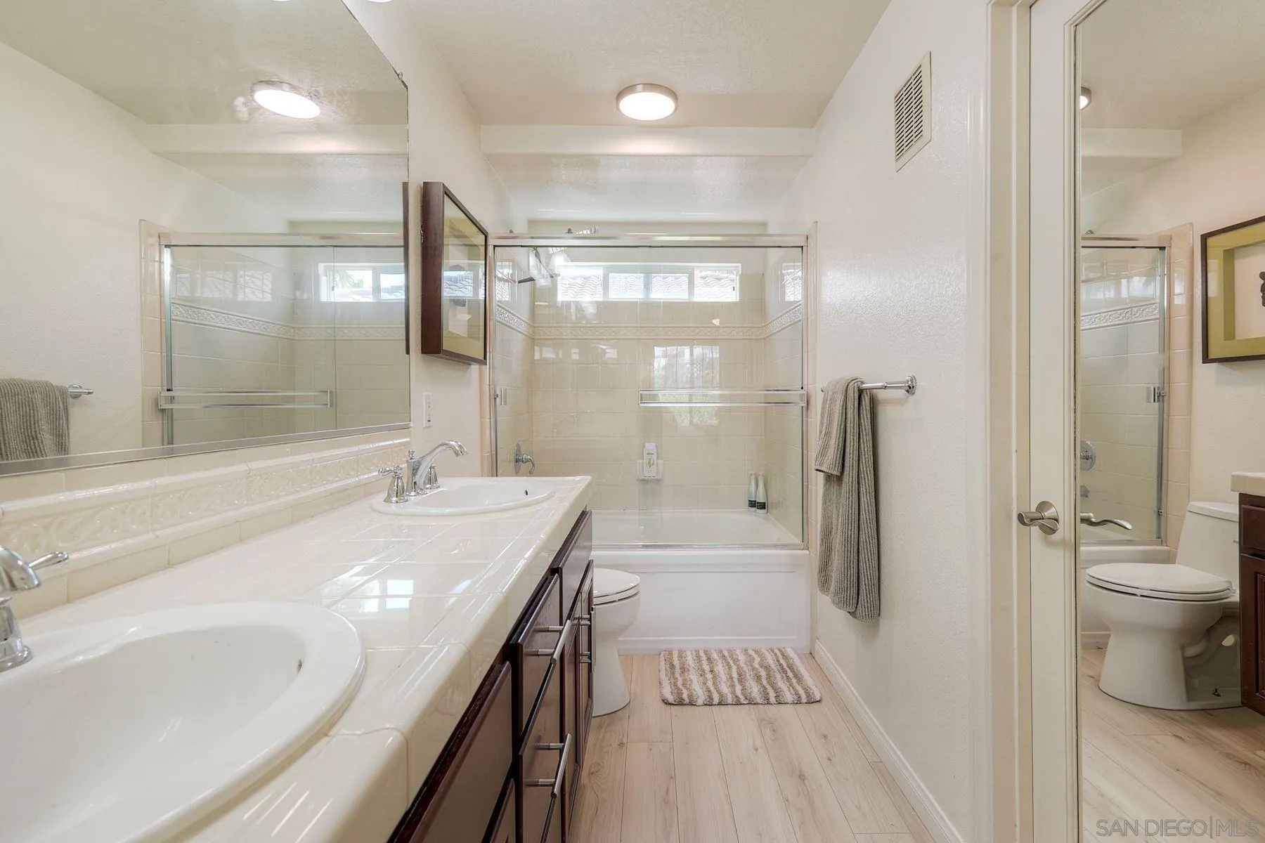 https://cdn.realtyfeed.com/cdn/127/260021022/9a5e56e650505047f2bd024c96afb3e8.webp