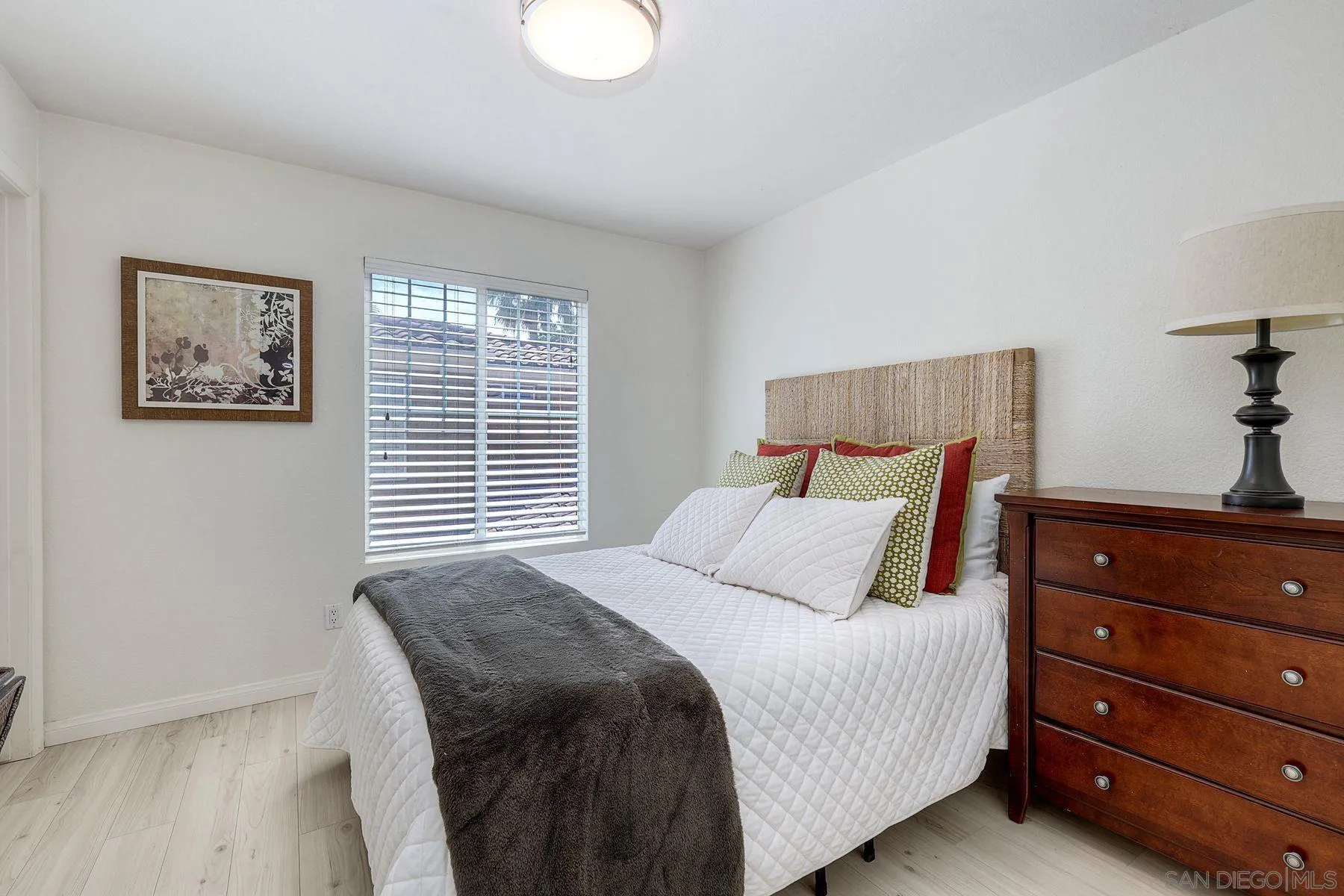 https://cdn.realtyfeed.com/cdn/127/260021022/c028323aab5ce0aa7244f12d6678f498.webp