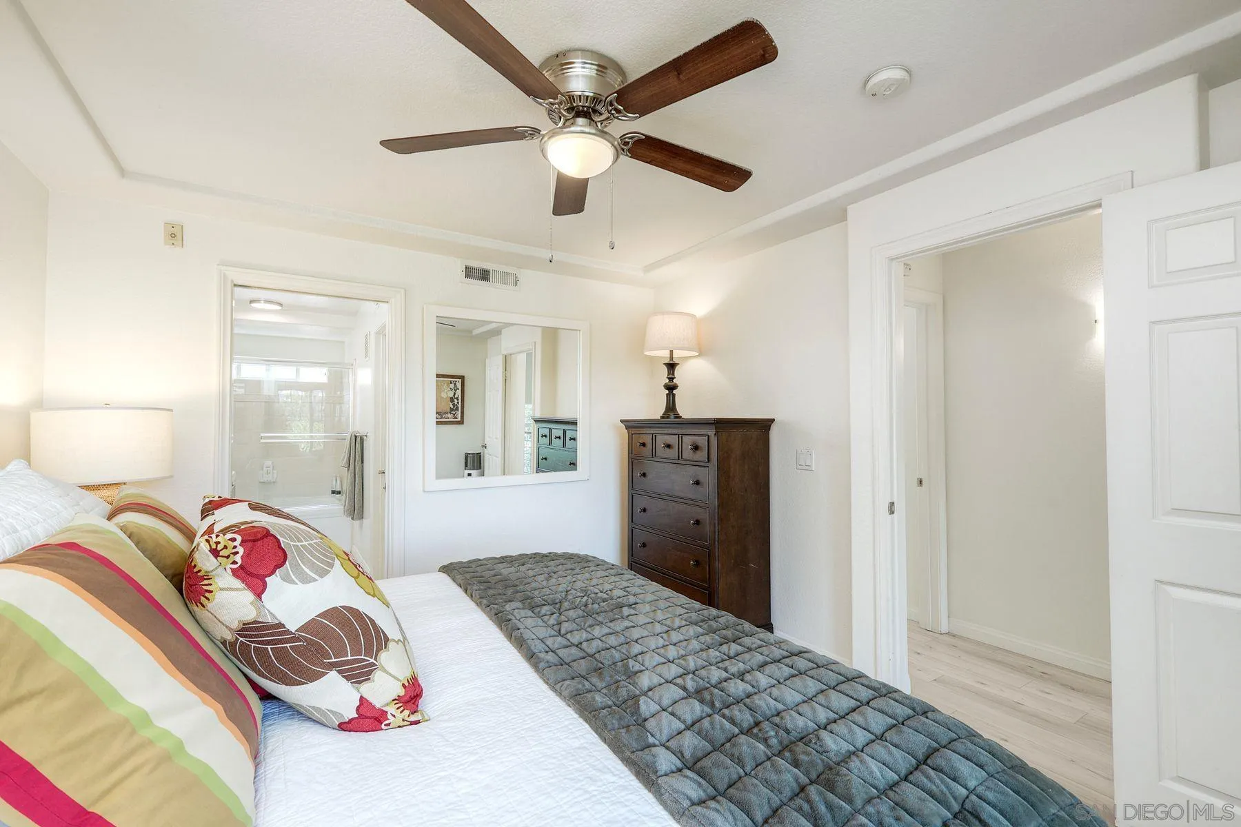 https://cdn.realtyfeed.com/cdn/127/260021022/e06dcd6d9e6906e946f0f35889dc11e3.webp