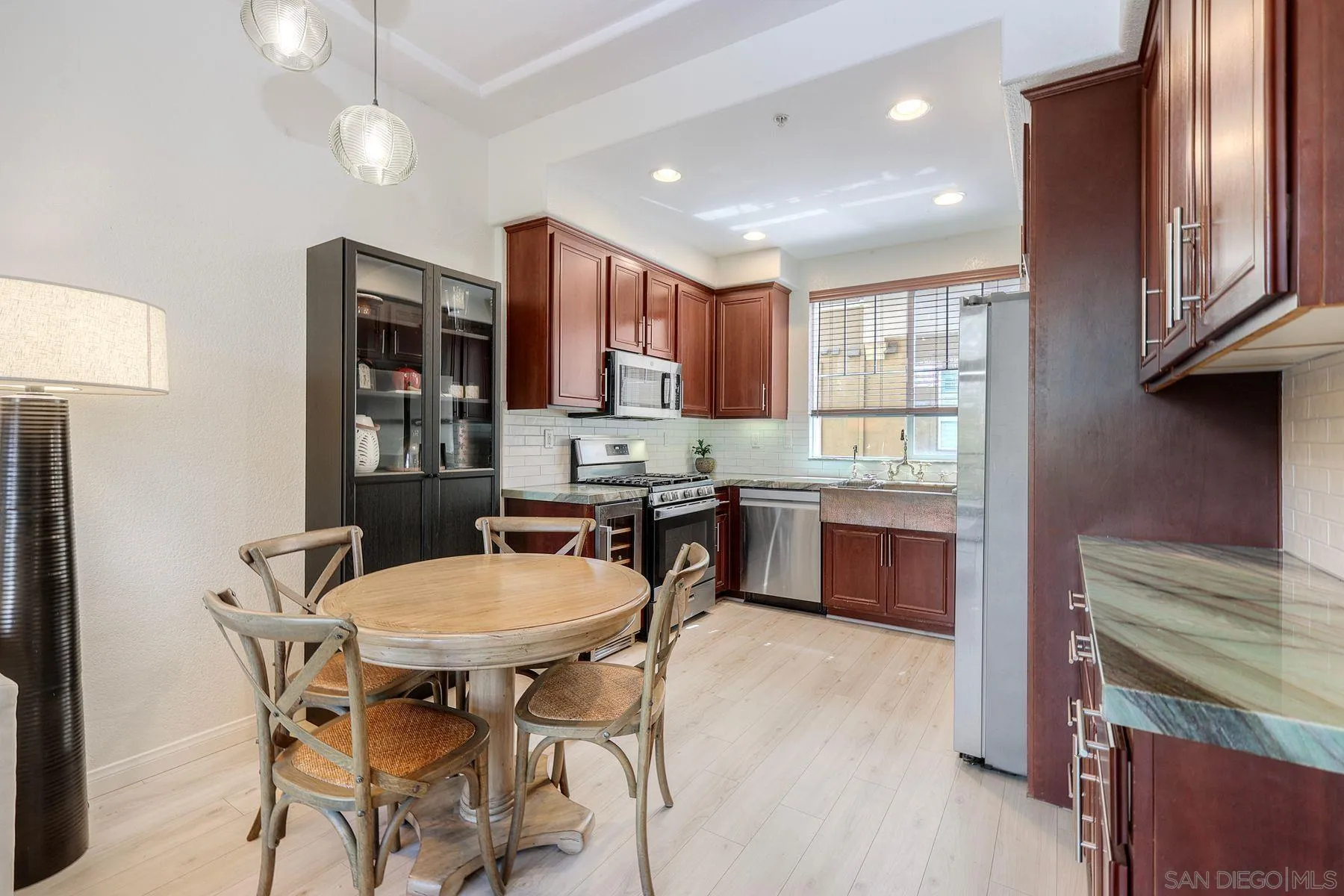 https://cdn.realtyfeed.com/cdn/127/260021022/edbcbb6f623e6425974b1d66095b7b75.webp