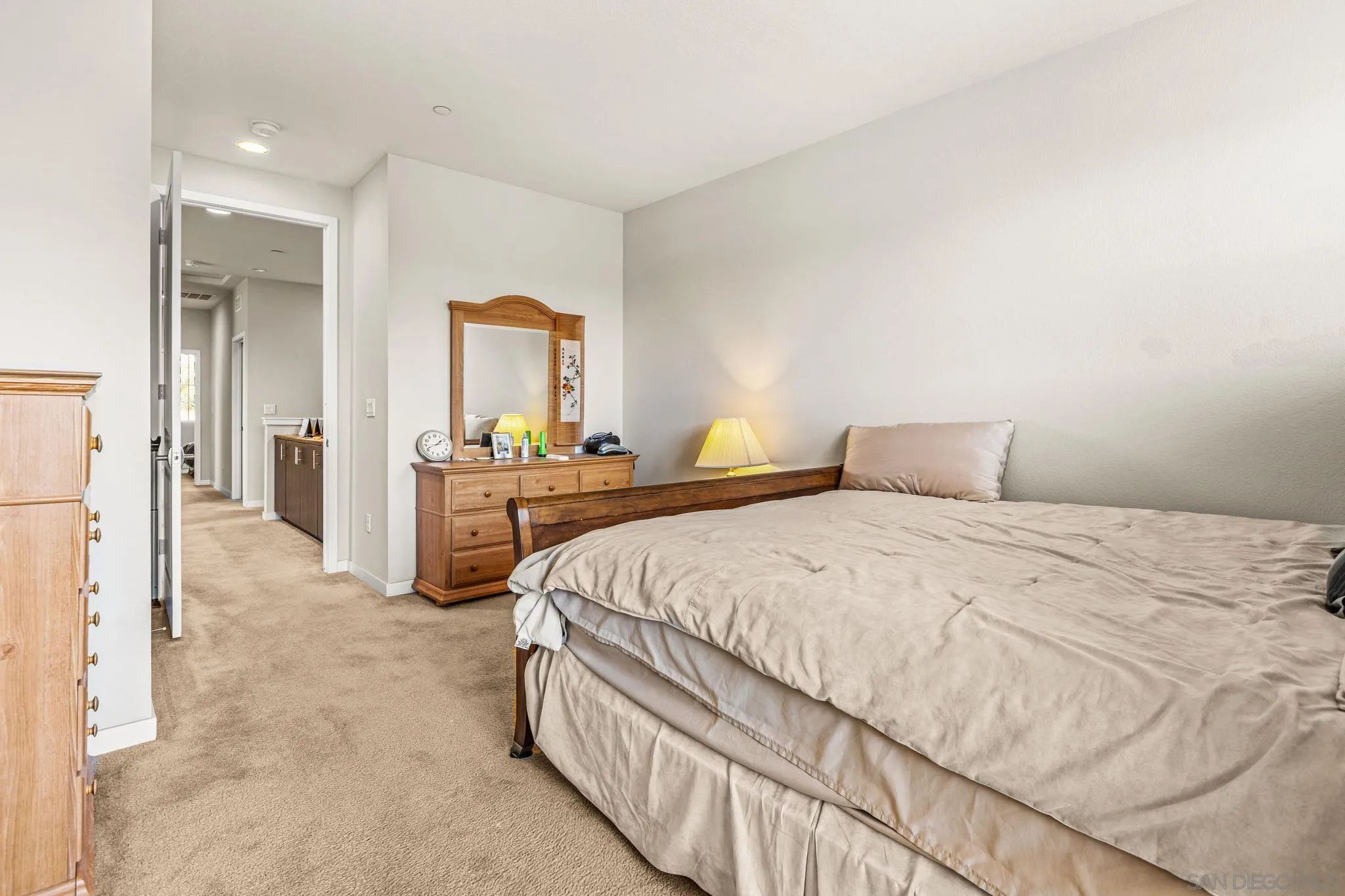 https://cdn.realtyfeed.com/cdn/127/260021023/049f8631e0cfbb09e364f748824c5f69.webp