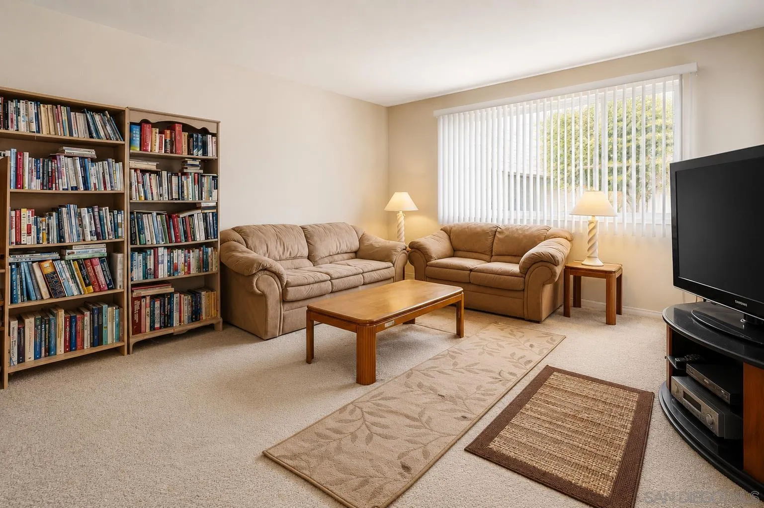 https://cdn.realtyfeed.com/cdn/127/260021023/10ab0fefb692dabf71b3508bd5dbf942.webp