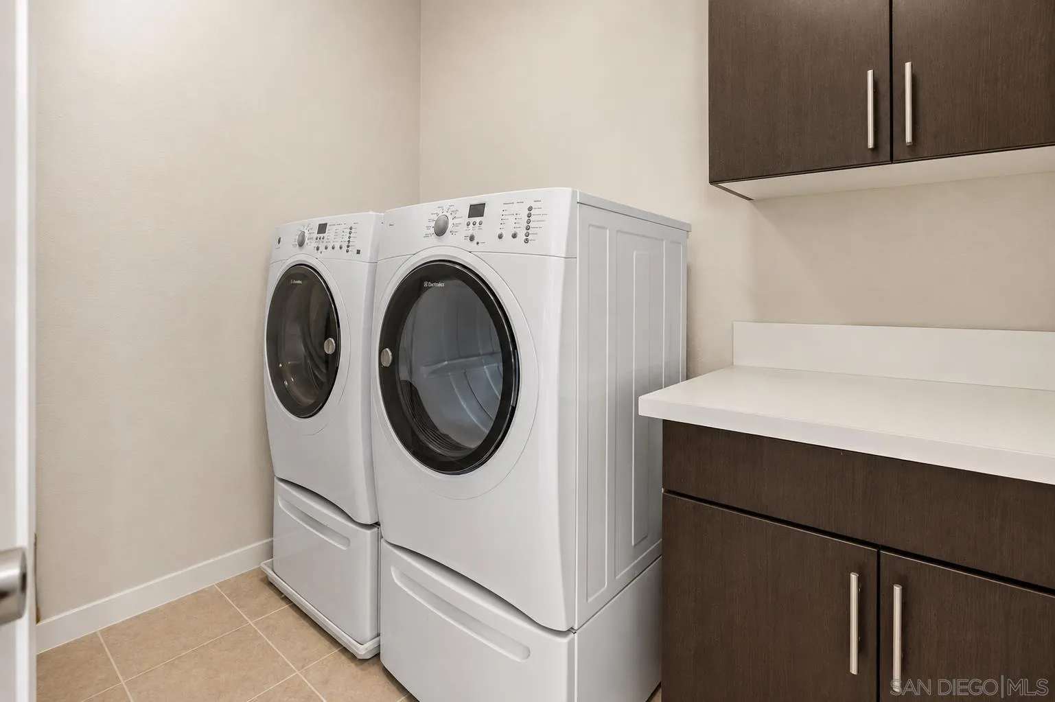 https://cdn.realtyfeed.com/cdn/127/260021023/3444efb09e00bf5c5296dcf644e2aa34.webp