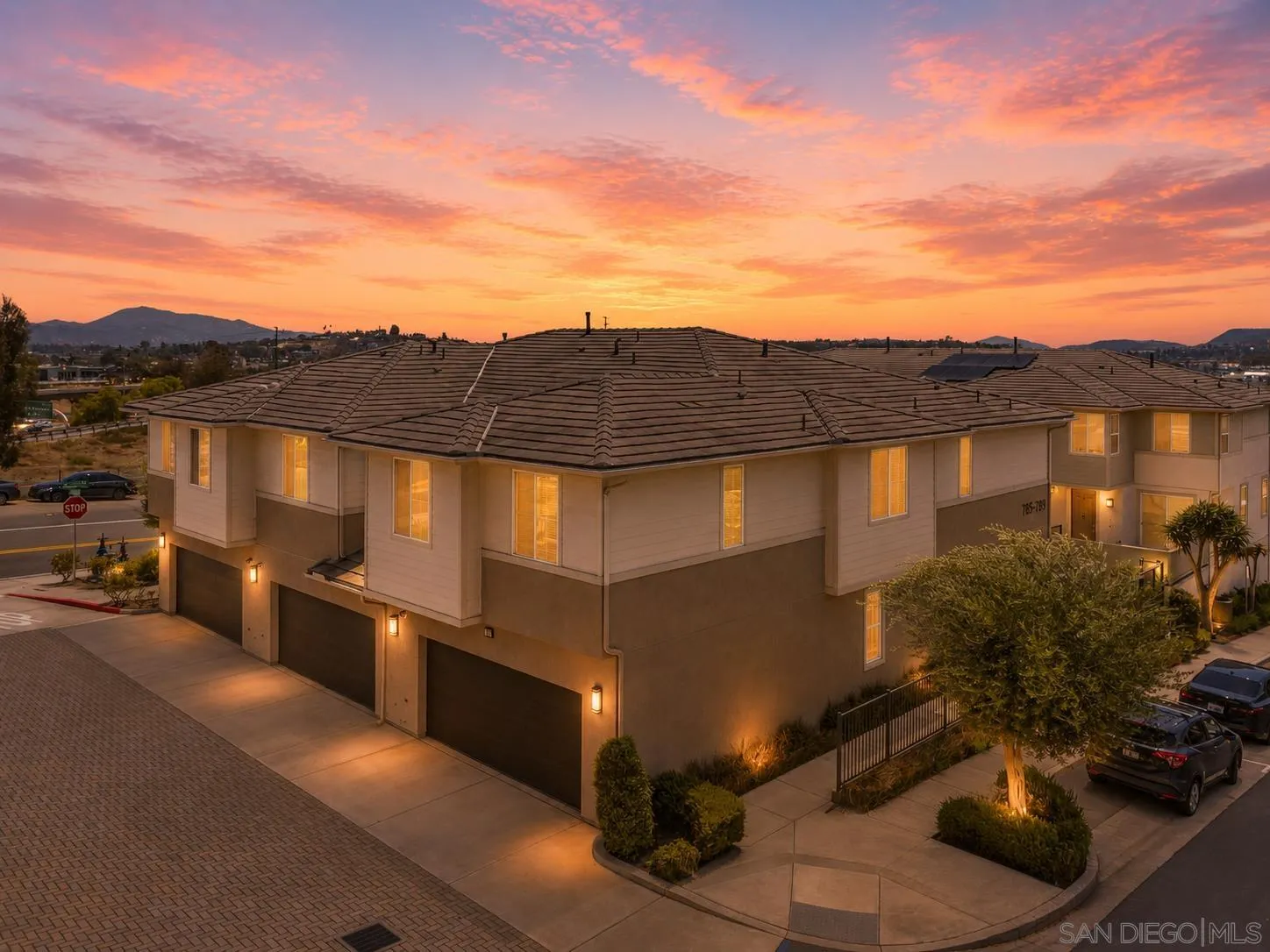https://cdn.realtyfeed.com/cdn/127/260021023/570020bad7e38f7f5af9f36786894990.webp