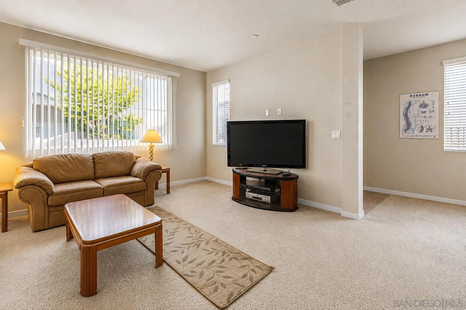 https://cdn.realtyfeed.com/cdn/127/260021023/c5ce4a14a6c2634dcde0921e82e1c026.webp
