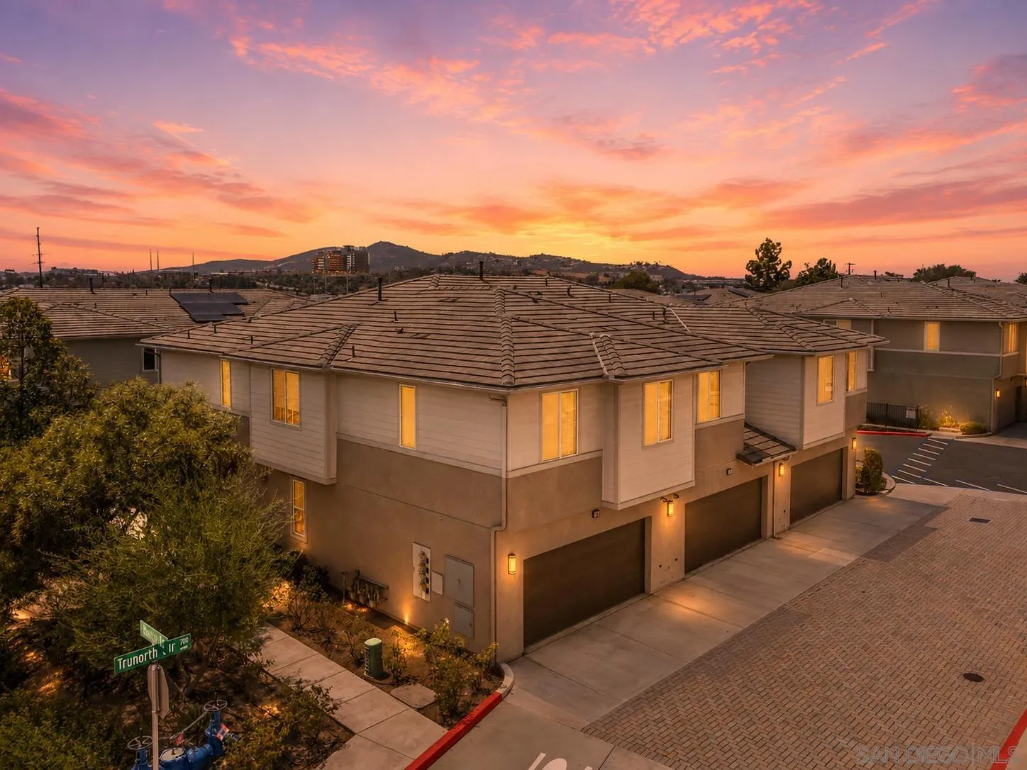https://cdn.realtyfeed.com/cdn/127/260021023/fd2346b9100c83bf8e5a947fb7ab0f27.webp