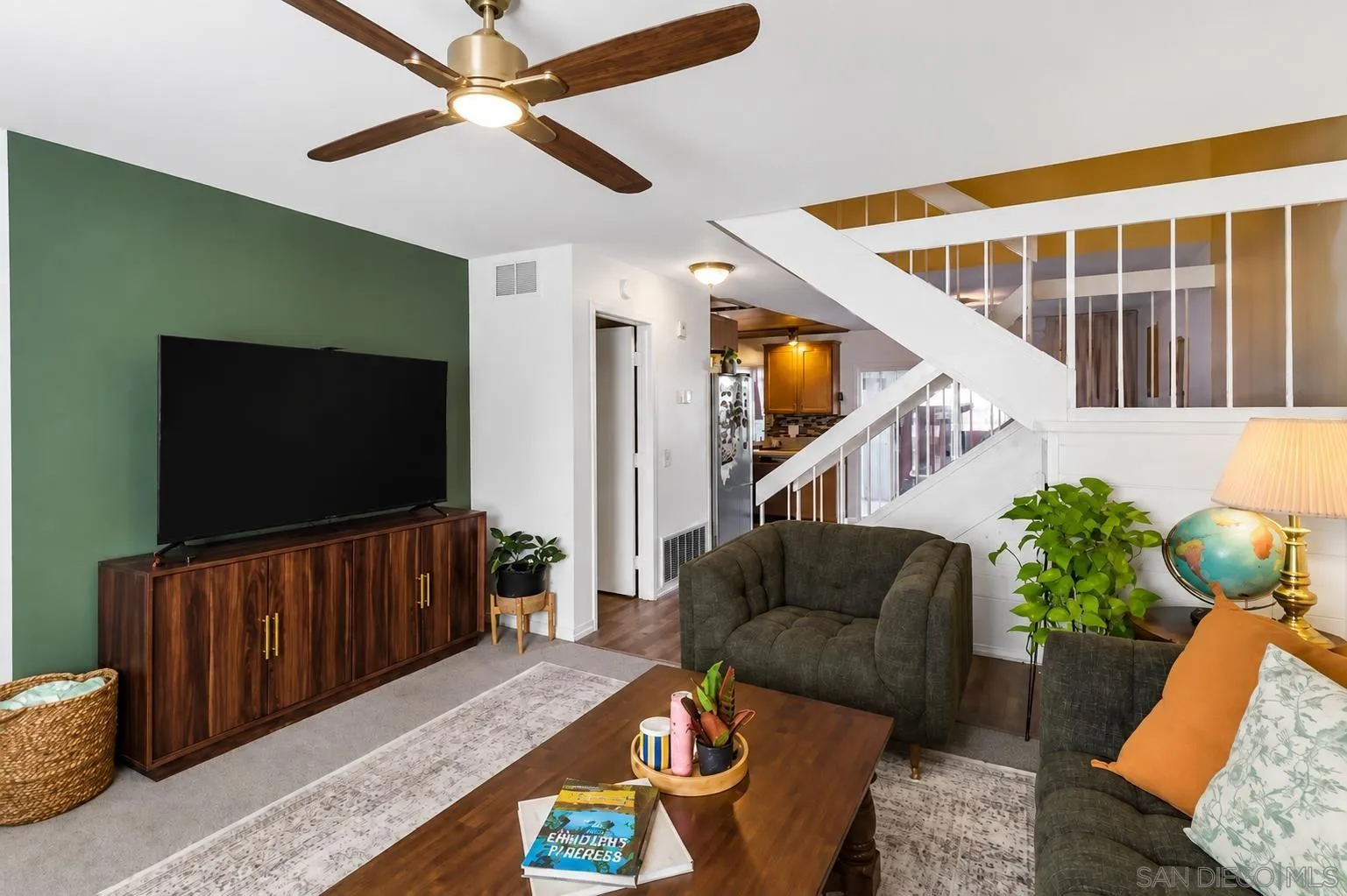 https://cdn.realtyfeed.com/cdn/127/260021024/1ab98b863de9aec752fc171f81a511fe.webp