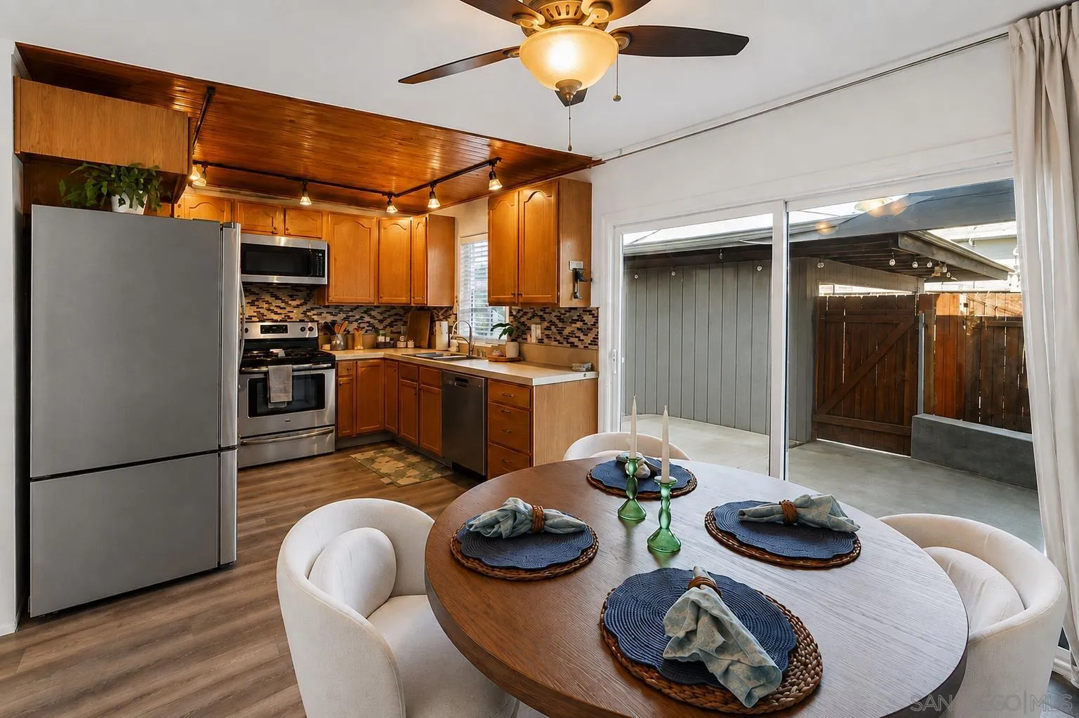 https://cdn.realtyfeed.com/cdn/127/260021024/28dbe3a1525de84784be7d77279f6c06.webp