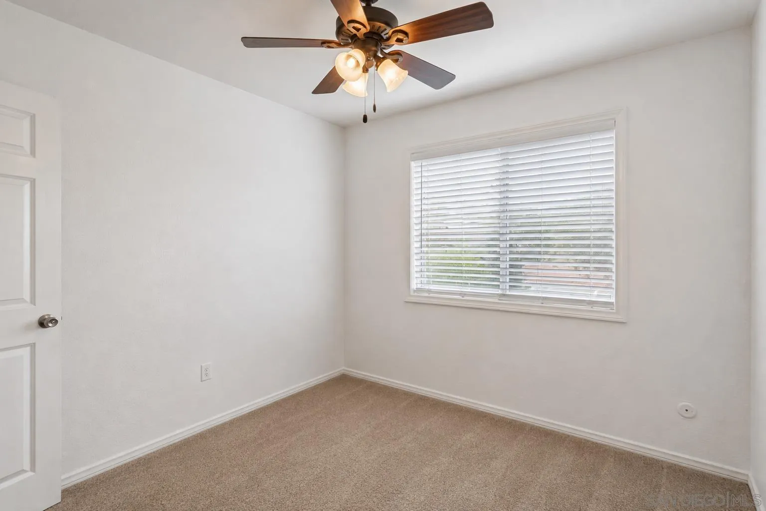 https://cdn.realtyfeed.com/cdn/127/260021024/67e90cdc85953b49395a3b9c58463cfa.webp