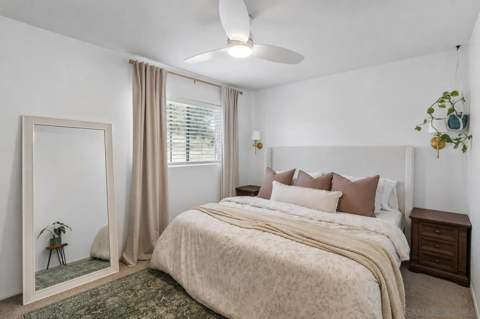 https://cdn.realtyfeed.com/cdn/127/260021024/75a64fa155491bd45414878885c6fe5a.webp