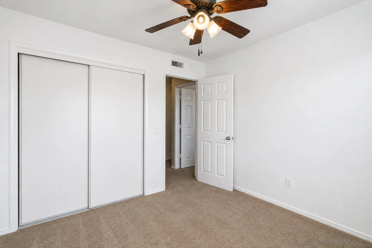 https://cdn.realtyfeed.com/cdn/127/260021024/cfae8827e95397e739e811ef64c43c7c.webp