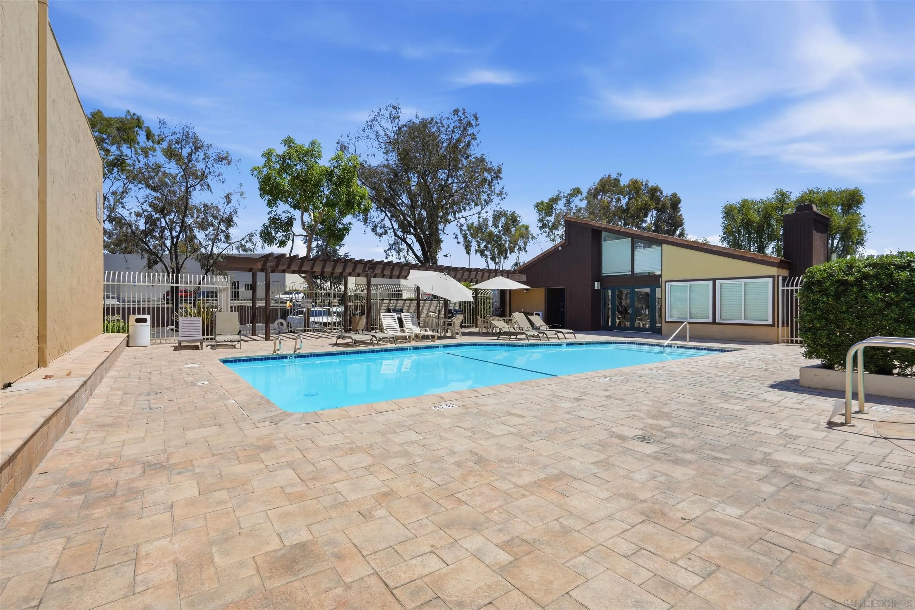 https://cdn.realtyfeed.com/cdn/127/260021027/44dfa9c86a7e79afebc0d8116af32bfa.webp