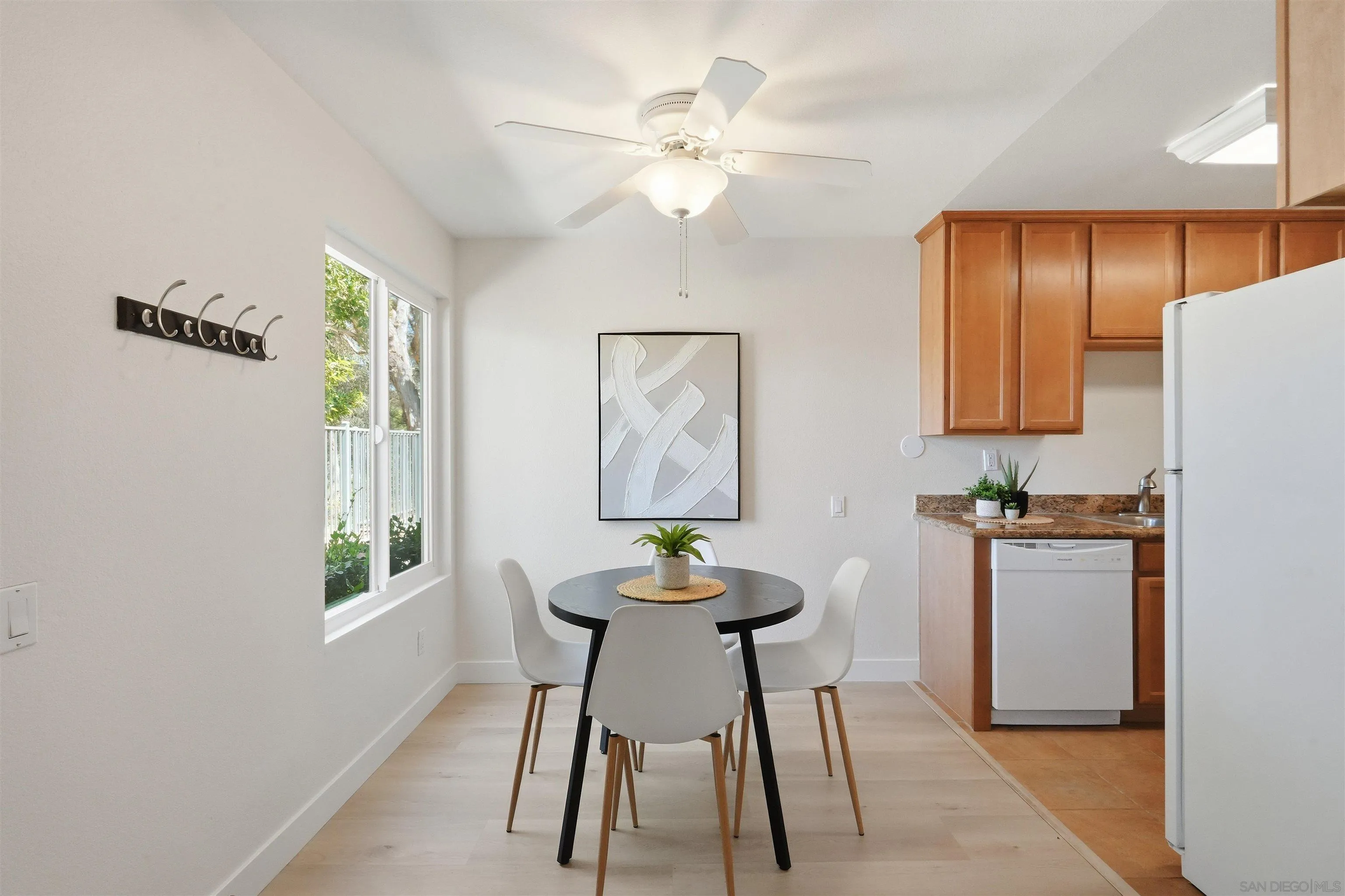 https://cdn.realtyfeed.com/cdn/127/260021027/5fb2debdeb714d261a11dcd5f39bdea6.webp