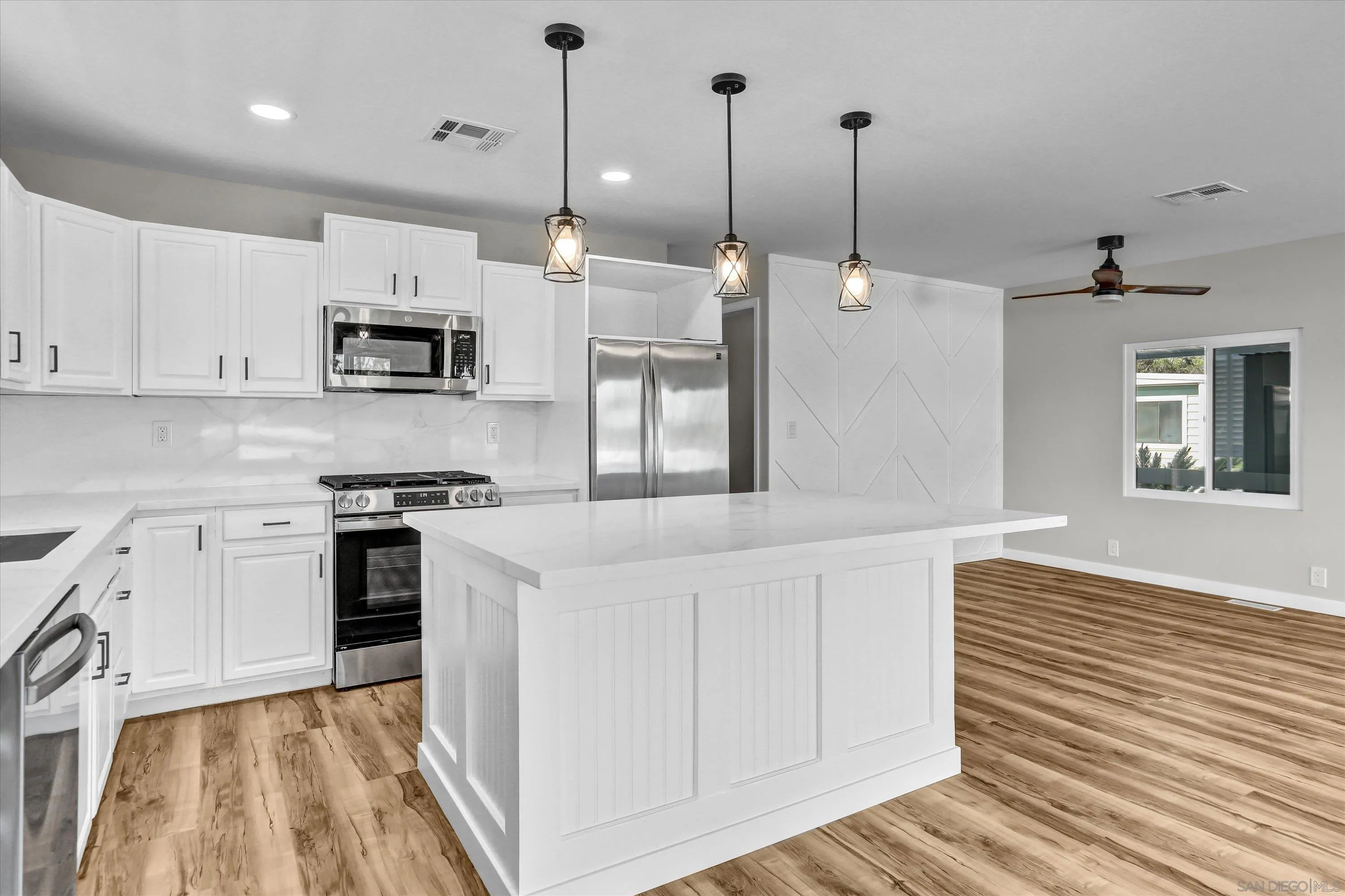 https://cdn.realtyfeed.com/cdn/127/260021028/417158e5b408fe880c261538b7eb9c8e.webp