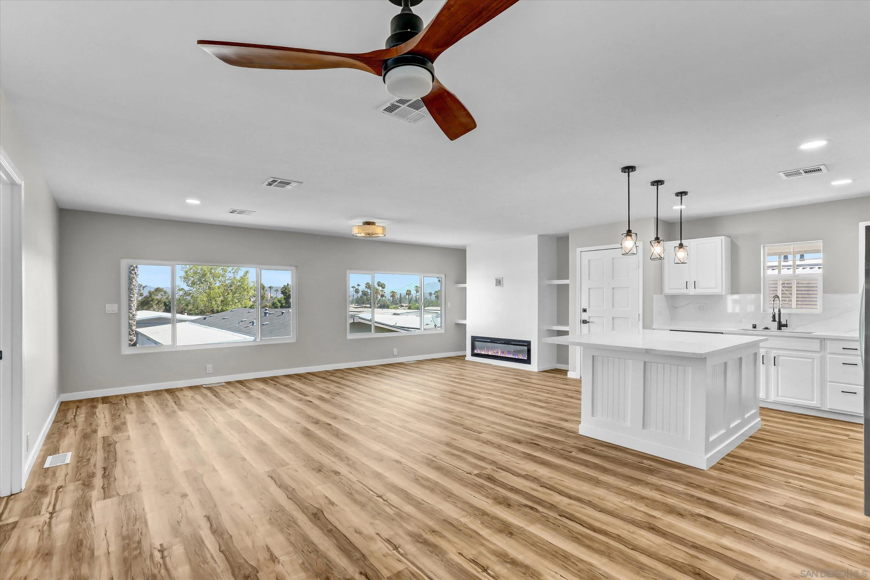 https://cdn.realtyfeed.com/cdn/127/260021028/5f711deaf90cae219d007642a4cd50ff.webp