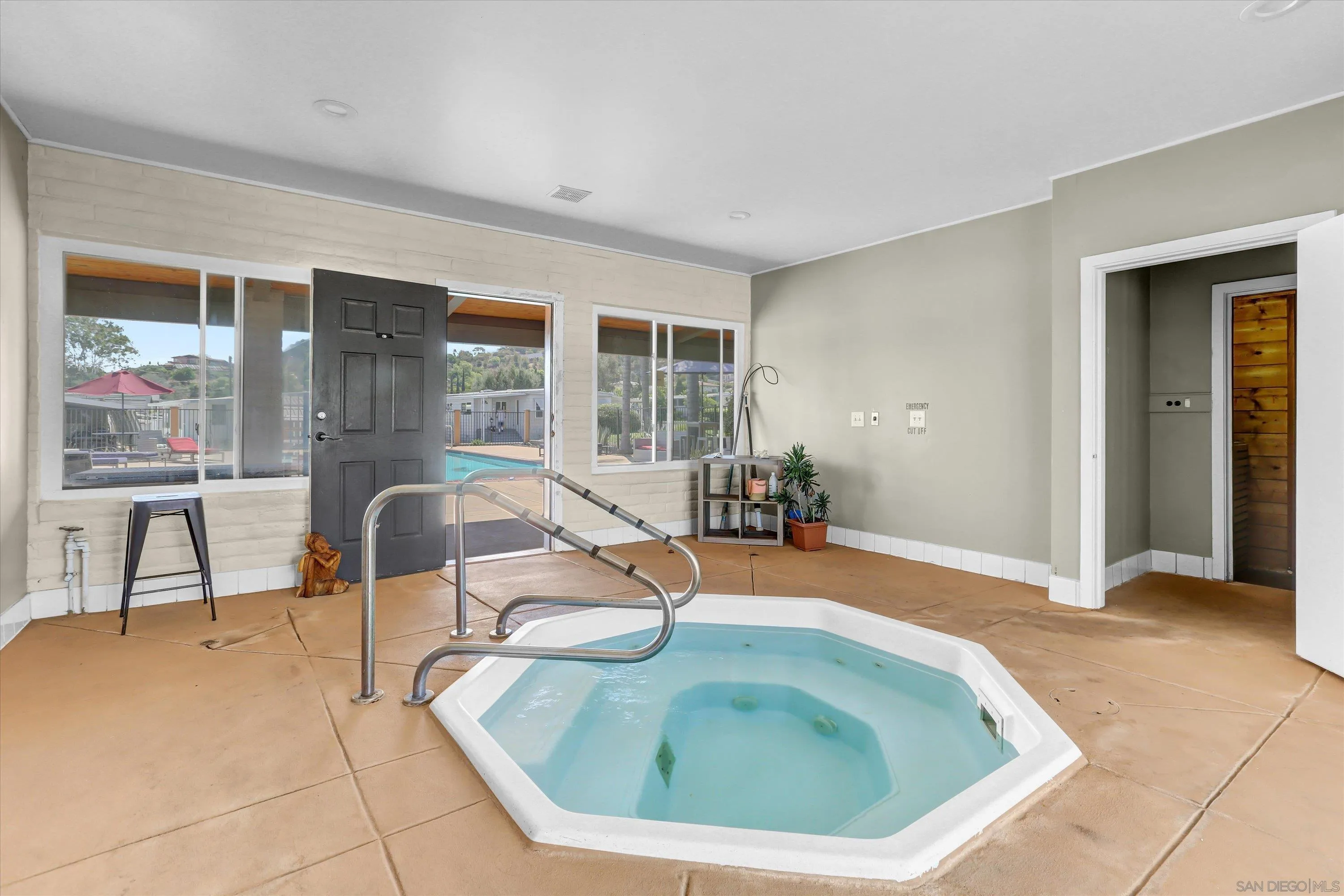 https://cdn.realtyfeed.com/cdn/127/260021028/8799ac80bdb5bf46ec6026f0a78b0daa.webp