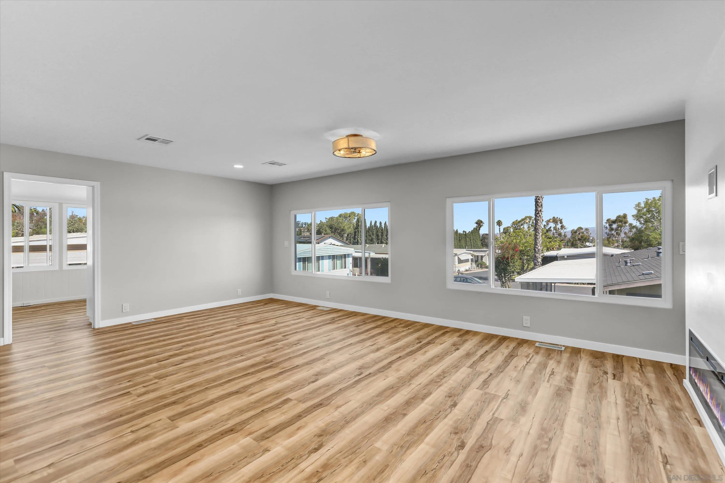 https://cdn.realtyfeed.com/cdn/127/260021028/d65e917888ad5e11bdb1fcda14e7cfb5.webp