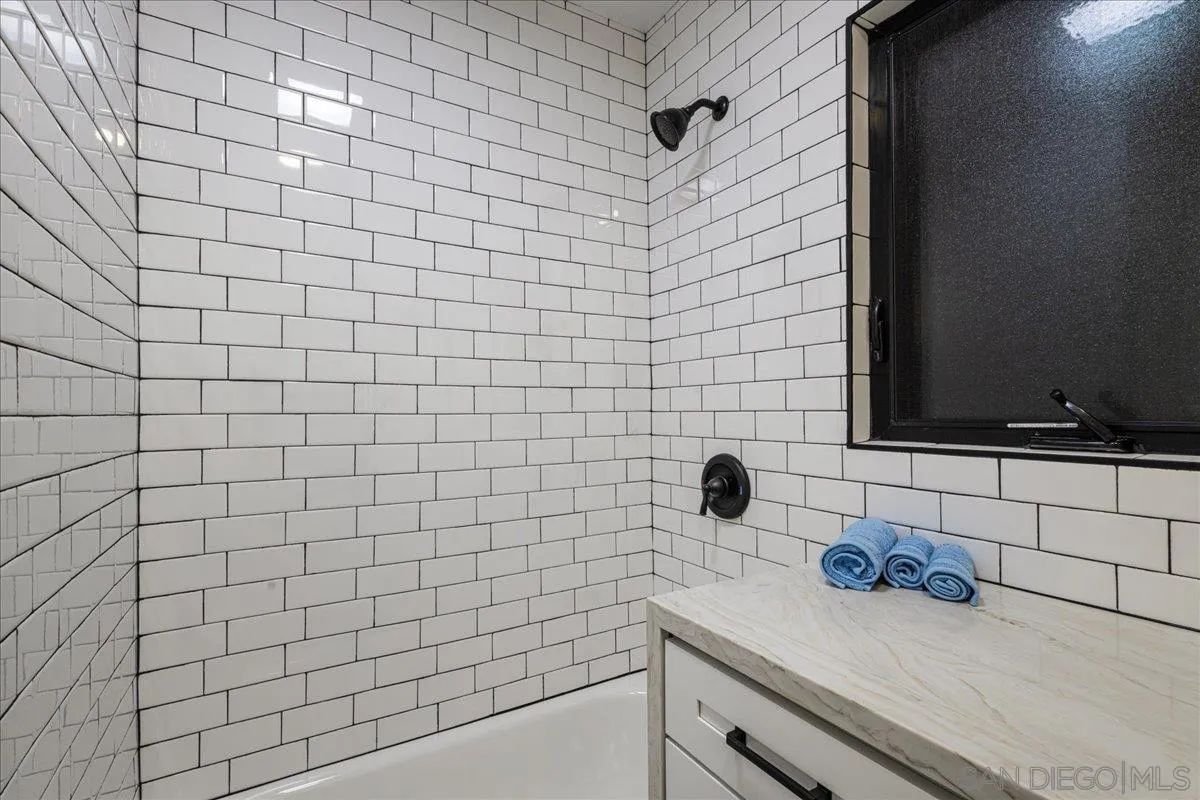 https://cdn.realtyfeed.com/cdn/127/260021029/3318e4fcc4f705a96d1aa885b3e7ff95.webp