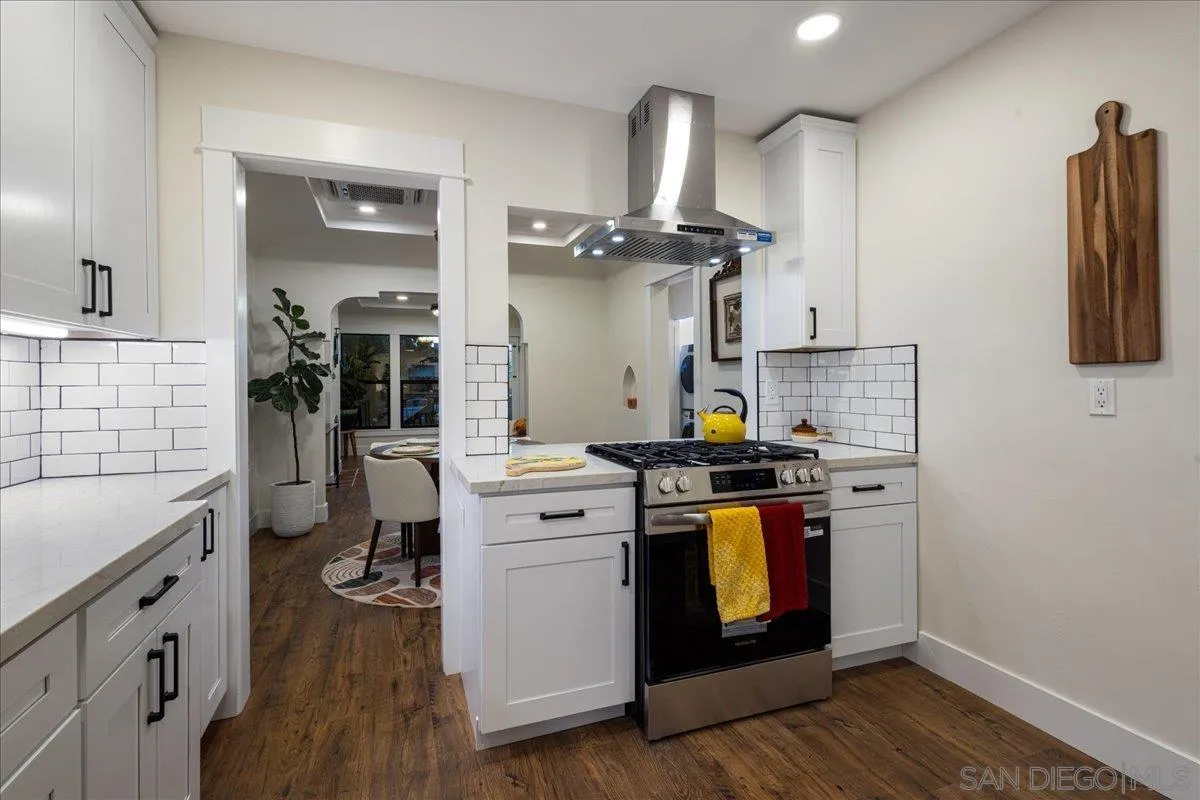 https://cdn.realtyfeed.com/cdn/127/260021029/b2f65c0b0717b57c15572fc7ea237ef7.webp