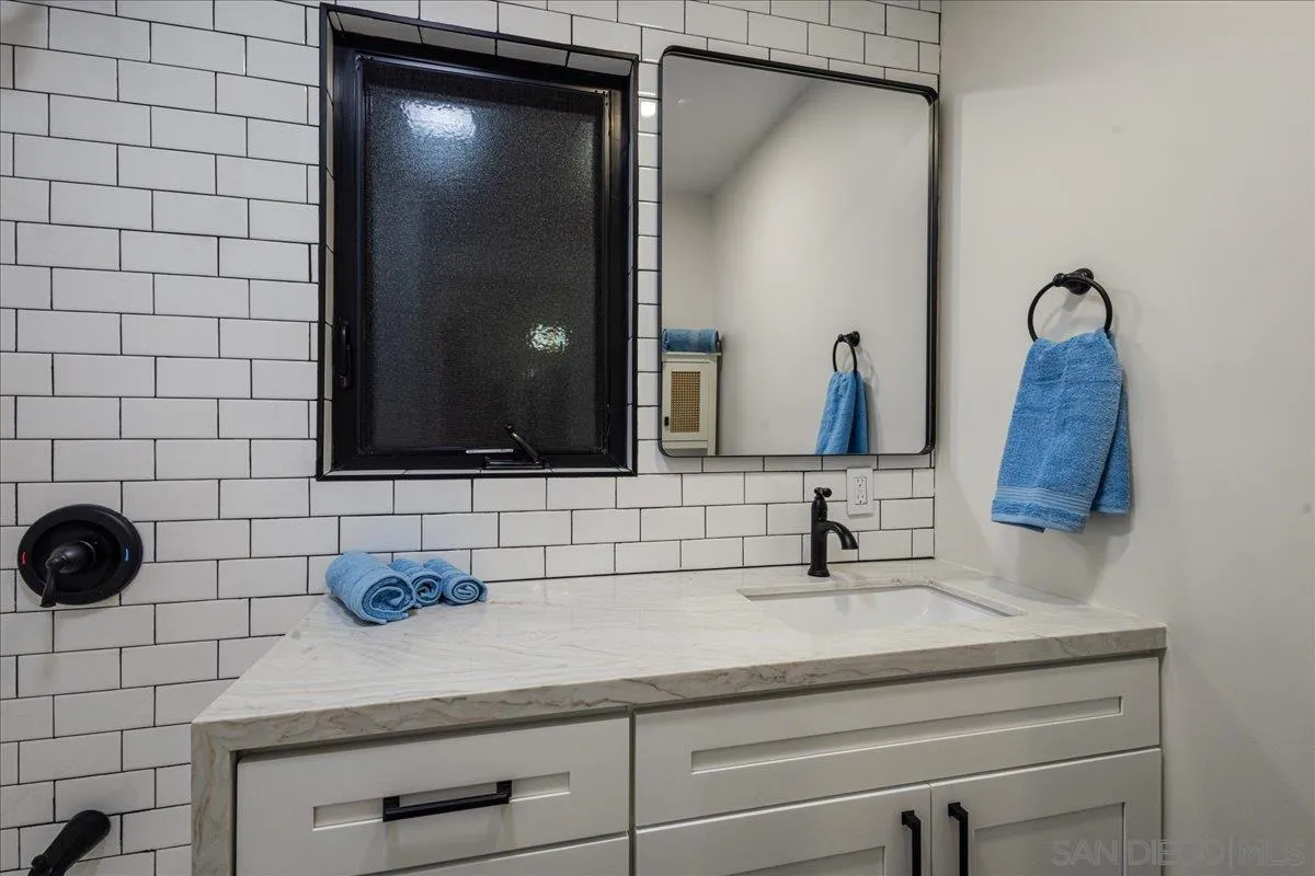 https://cdn.realtyfeed.com/cdn/127/260021029/fcf13d46e446bf2b2a1a468f6f24967a.webp