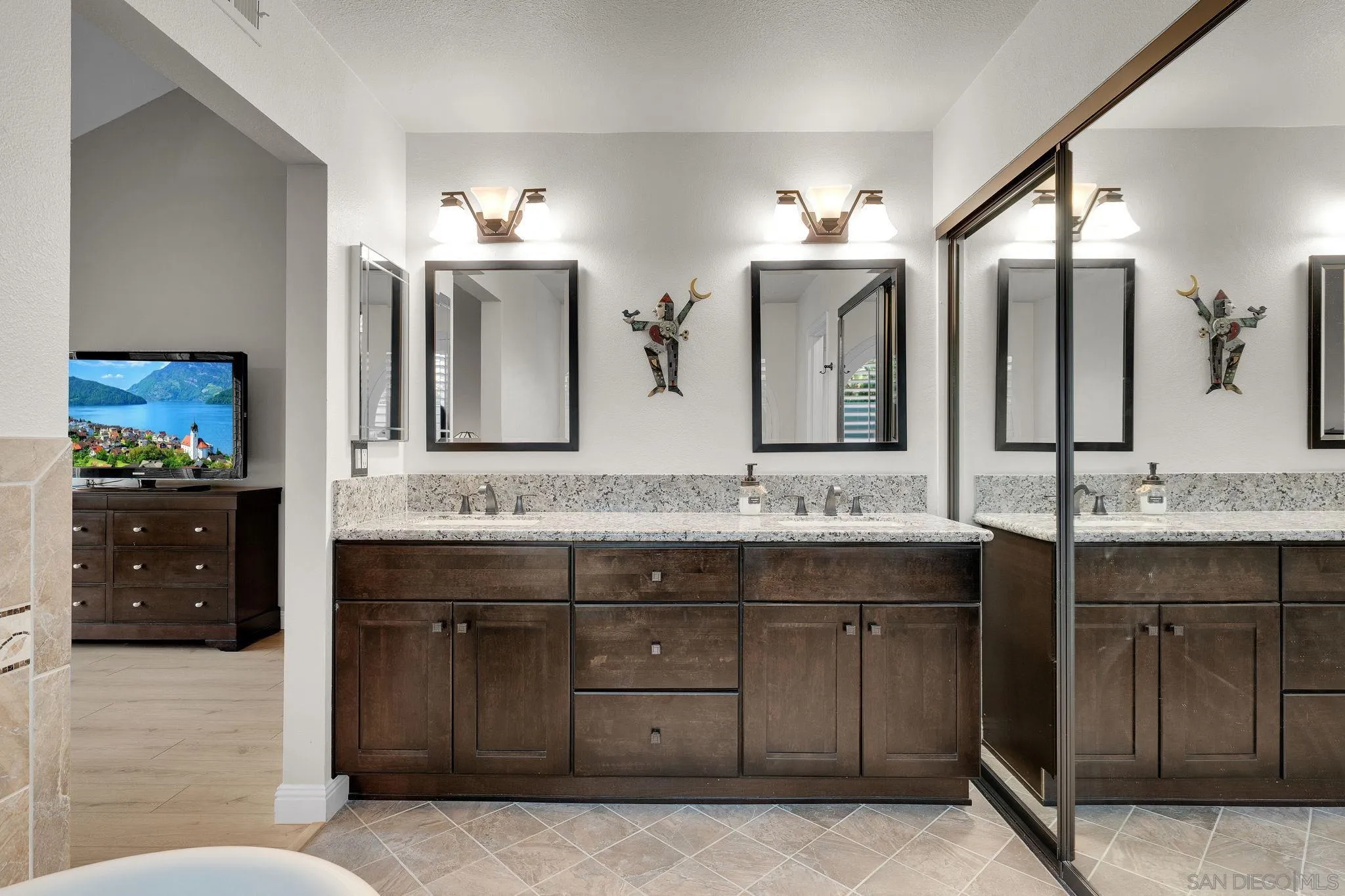 https://cdn.realtyfeed.com/cdn/127/260021032/500e84a3275efc83853c68154e36fb95.webp