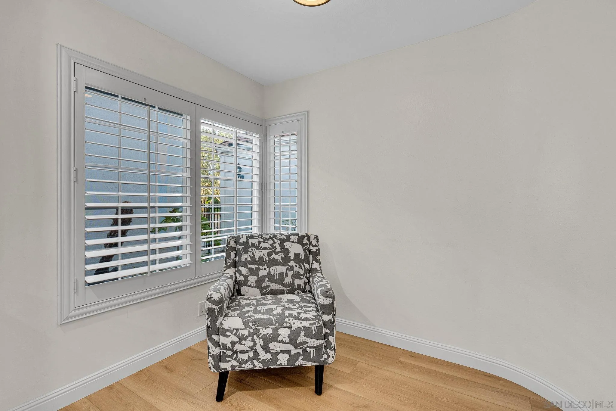 https://cdn.realtyfeed.com/cdn/127/260021032/63e5e78f4ef6da3c893ee51a40ec6476.webp