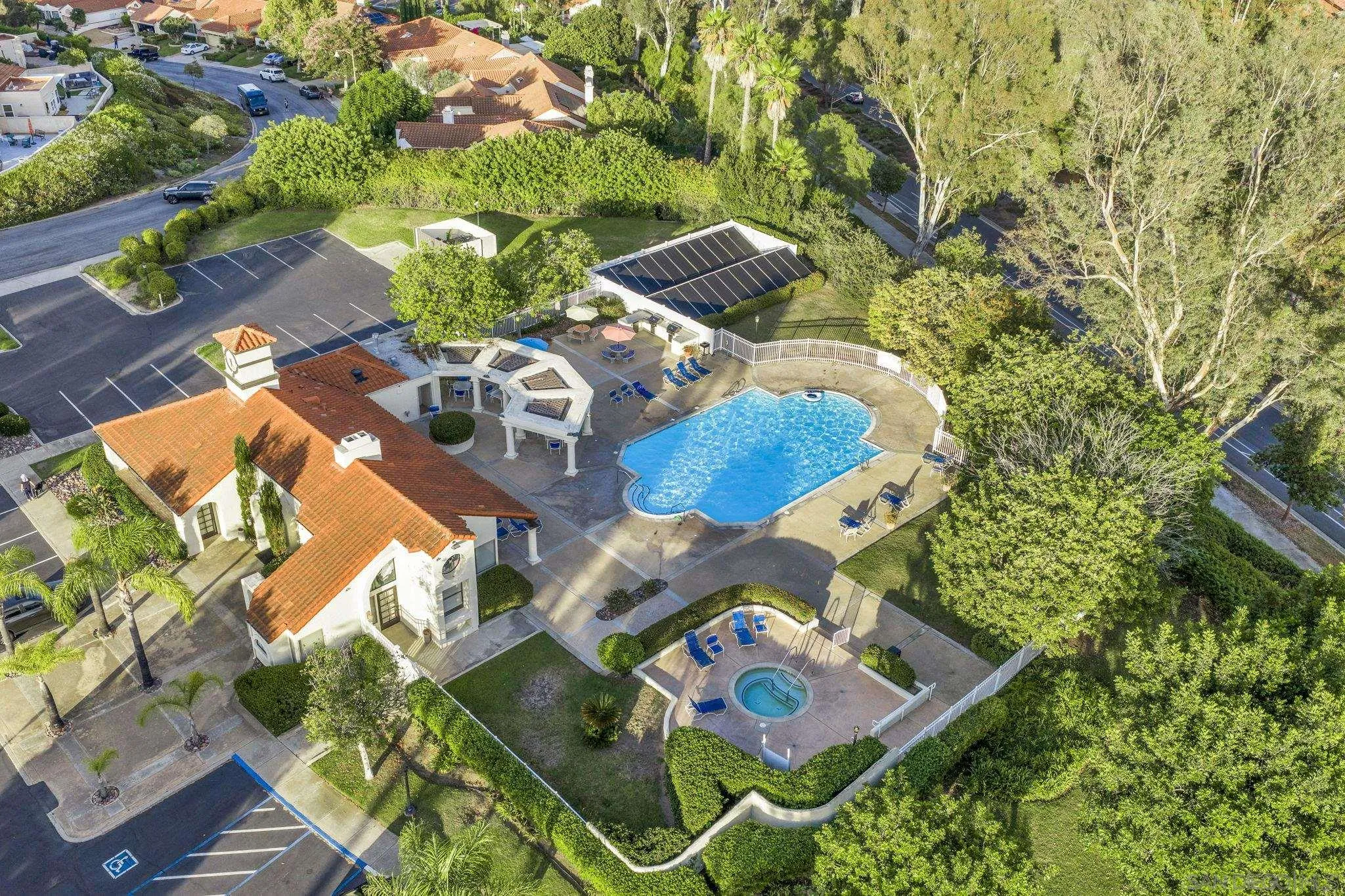 https://cdn.realtyfeed.com/cdn/127/260021032/8407ecacb272800f33d591c700f1f78f.webp
