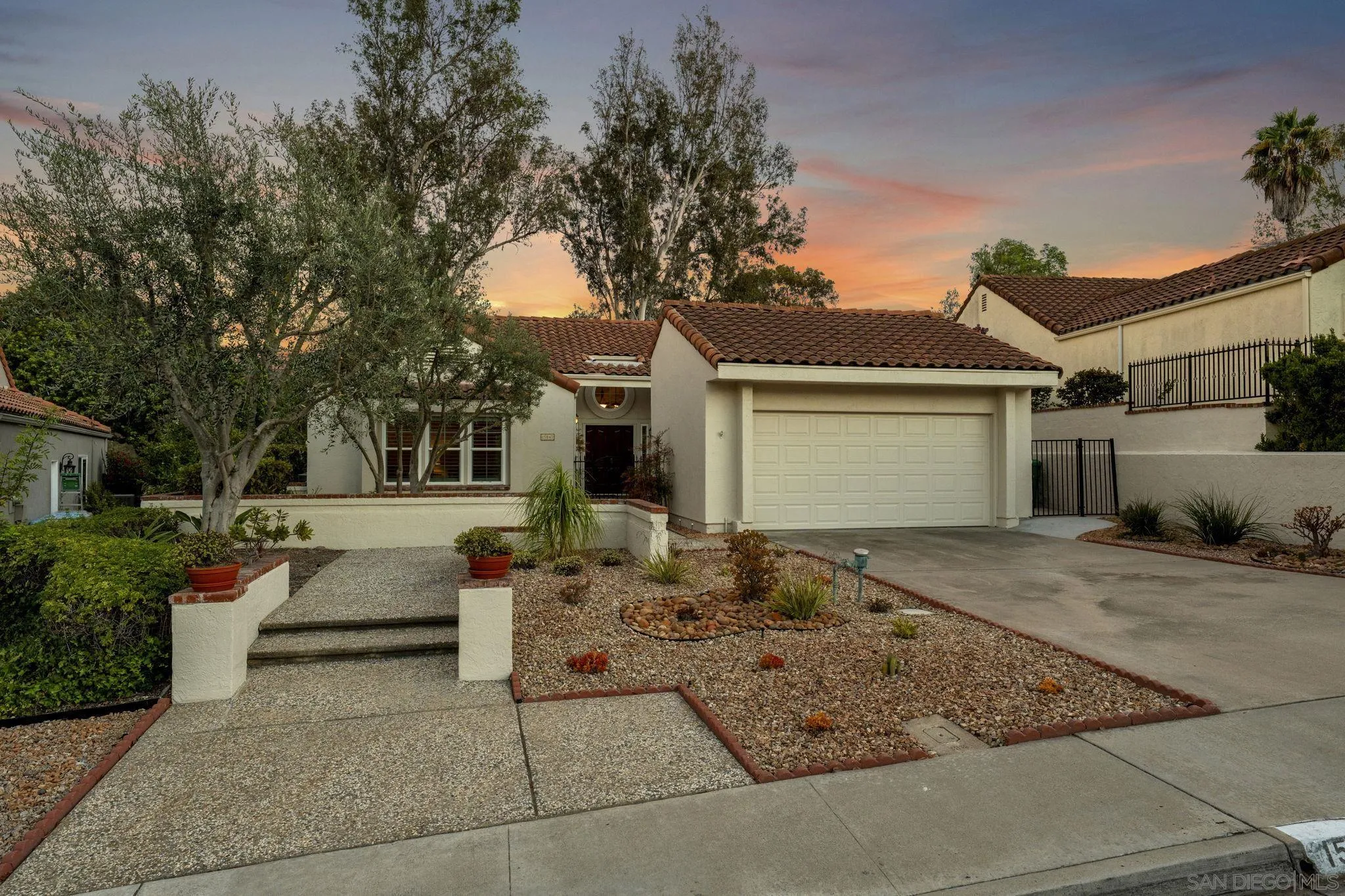 https://cdn.realtyfeed.com/cdn/127/260021032/a826940d941bb6bf5e12857225c0ba0b.webp