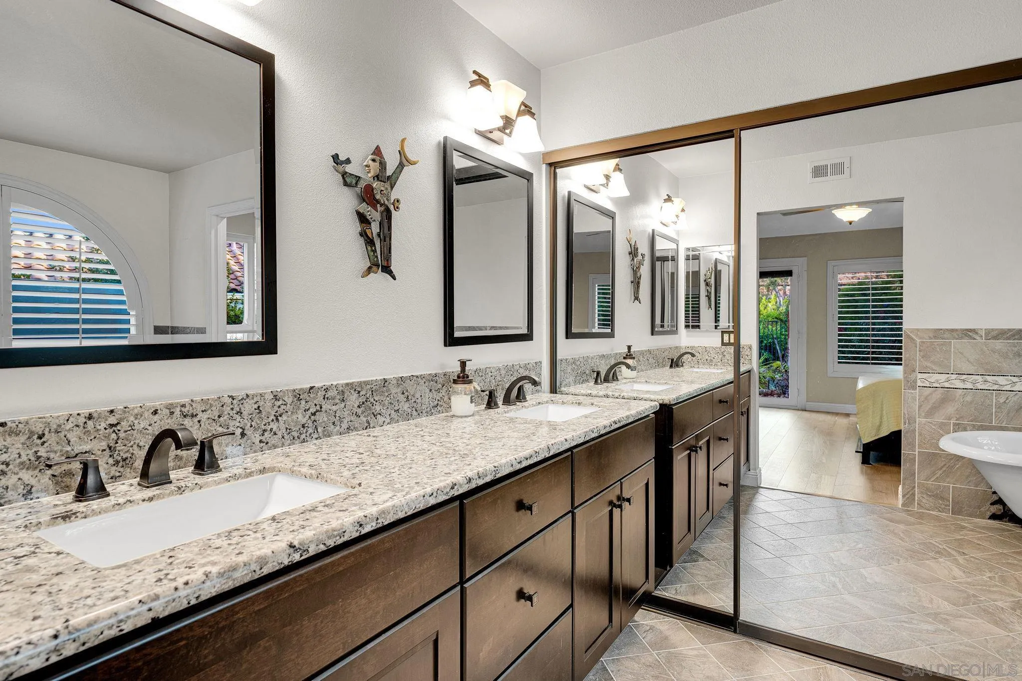 https://cdn.realtyfeed.com/cdn/127/260021032/cd4107473247fb044afd9fce48d5d2e6.webp