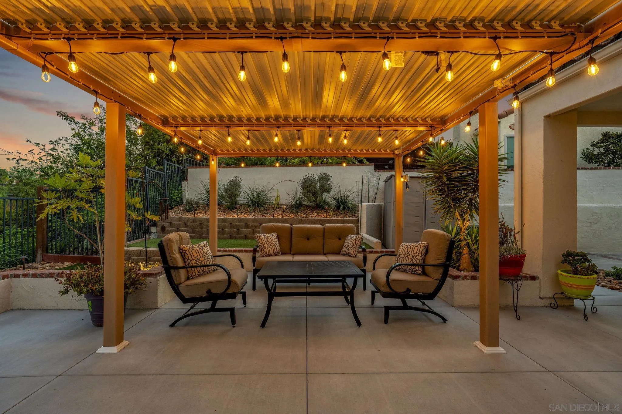 https://cdn.realtyfeed.com/cdn/127/260021032/cd73cb044746c89be02e36375fc62402.webp