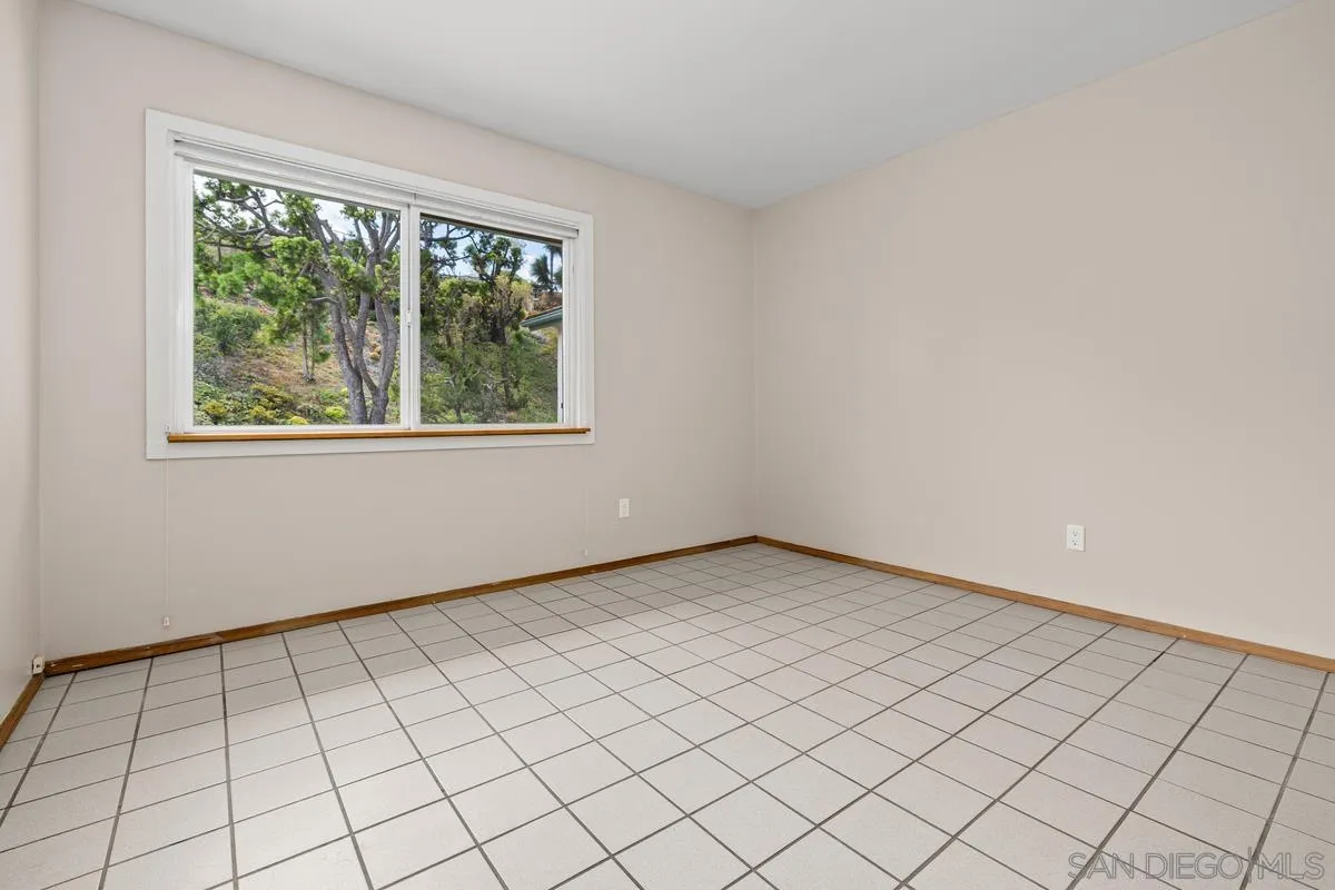 https://cdn.realtyfeed.com/cdn/127/260021039/6b8ef68e2d5ae1d5e9d0c342d84a525e.webp