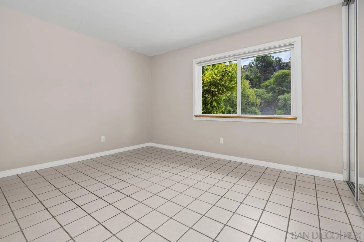 https://cdn.realtyfeed.com/cdn/127/260021039/815d3a73b948bb331ec07c303c900aa9.webp