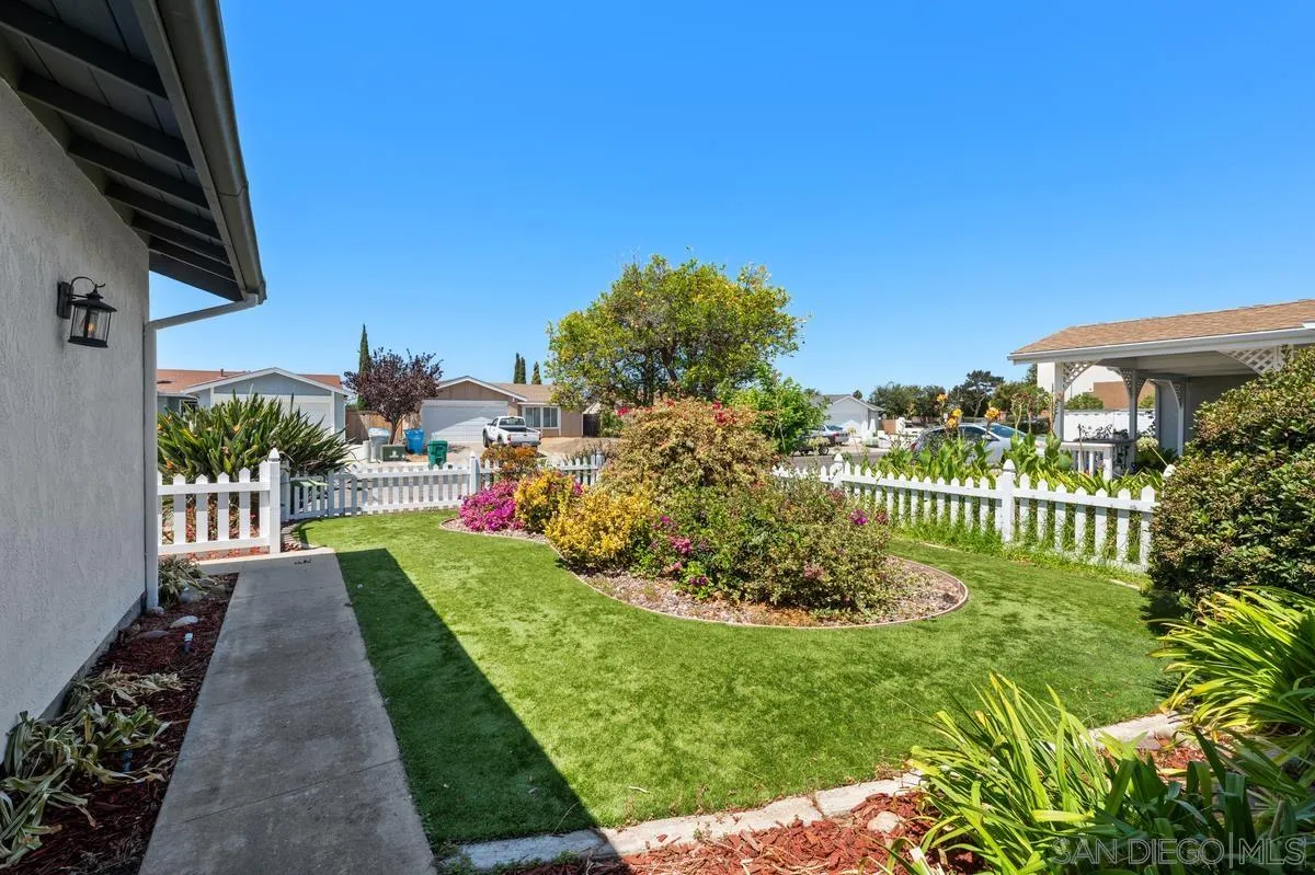 https://cdn.realtyfeed.com/cdn/127/260021041/73acfc3588060c22d0557bbd27099b20.webp