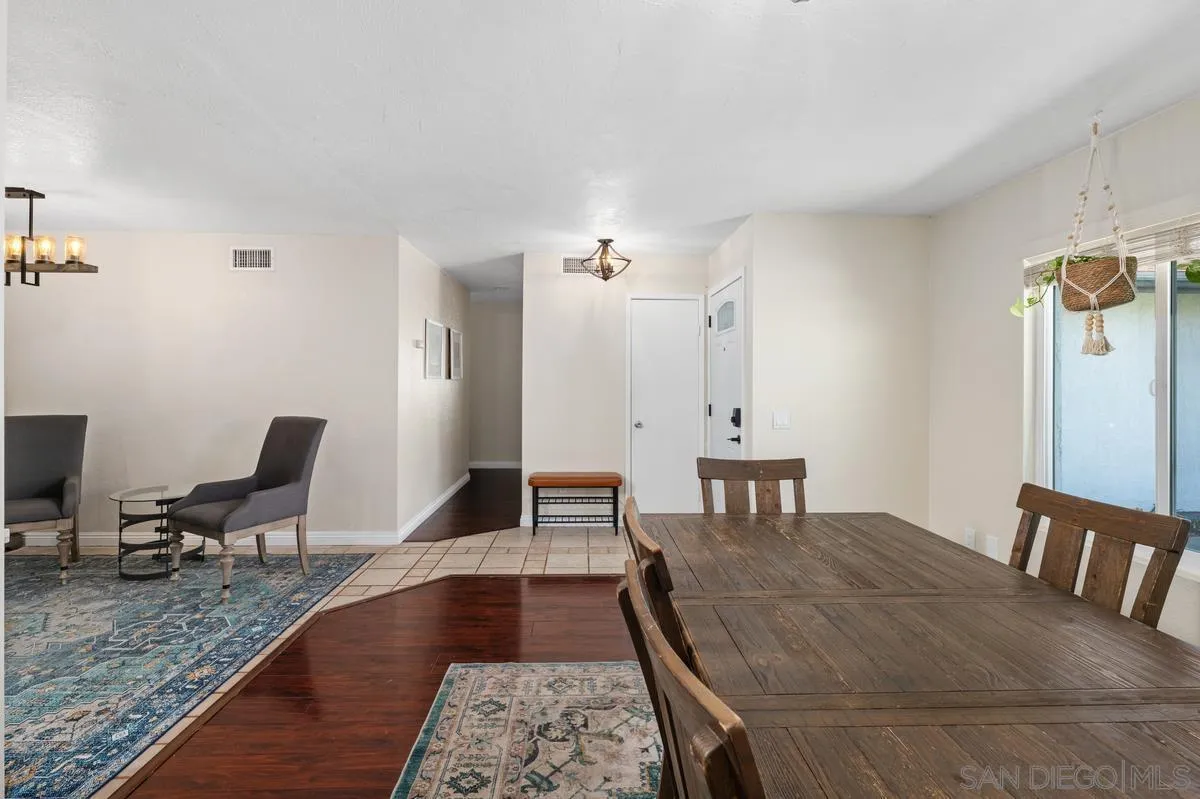 https://cdn.realtyfeed.com/cdn/127/260021041/c2ba6e0fd93c7d22dd94b652da3d6db7.webp