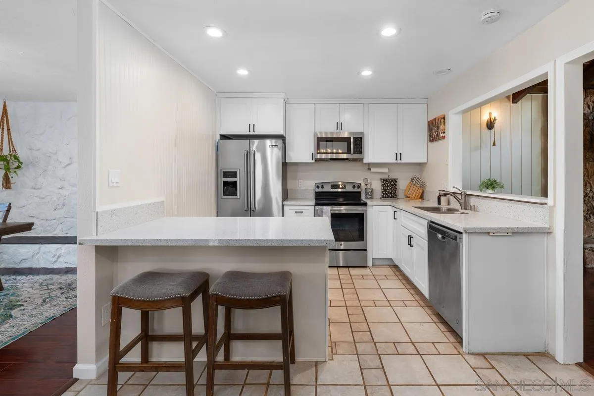 https://cdn.realtyfeed.com/cdn/127/260021041/cfd2b8ed4c42536e9bc6b56c705c530e.webp