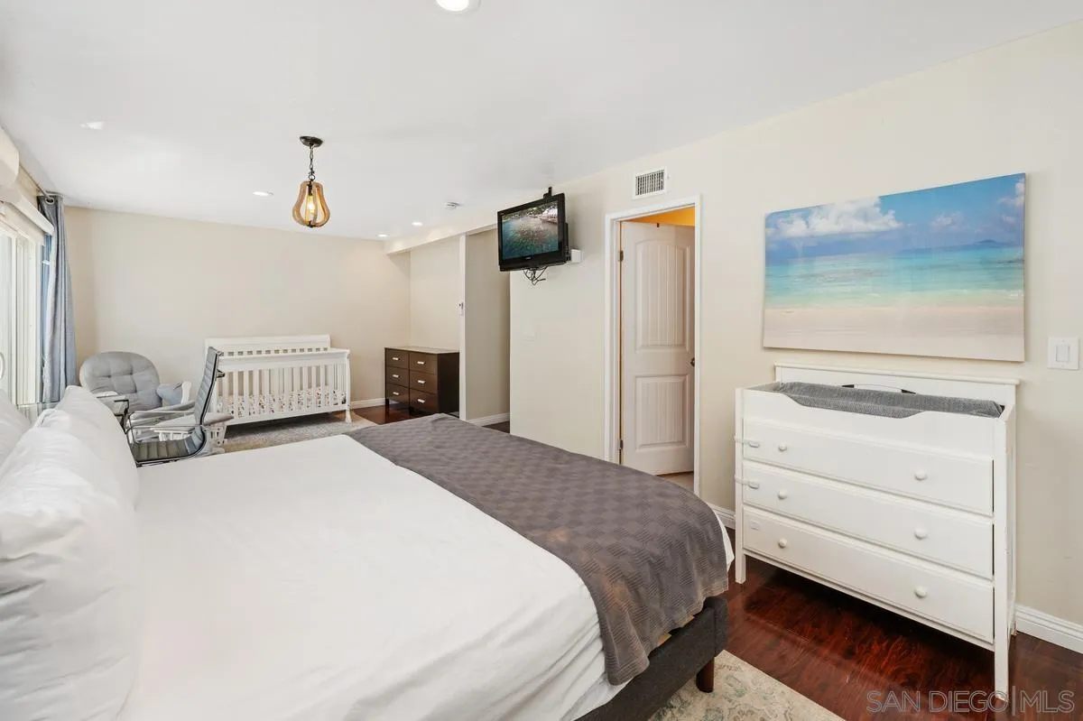 https://cdn.realtyfeed.com/cdn/127/260021041/de9c7cccc255b44fe1fb16e774005538.webp