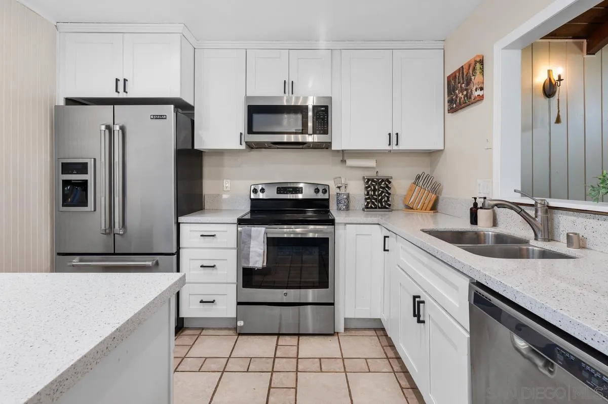 https://cdn.realtyfeed.com/cdn/127/260021041/efe0832e66dd2b401c6628a5547a11fd.webp