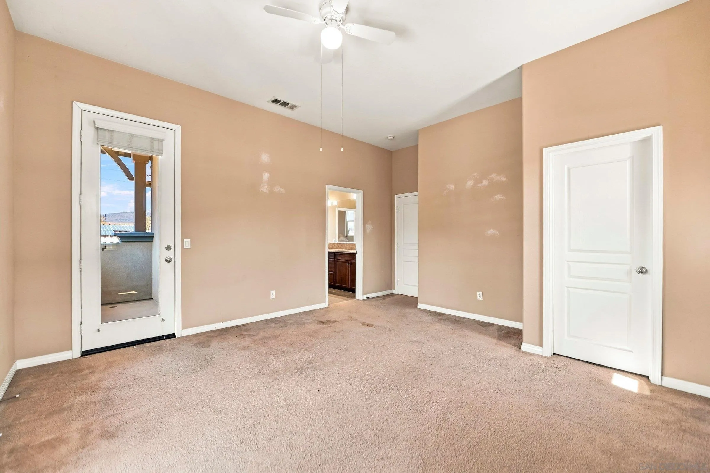 https://cdn.realtyfeed.com/cdn/127/260021045/2d8d42c6f82a84eae84becf5a4ae4610.webp