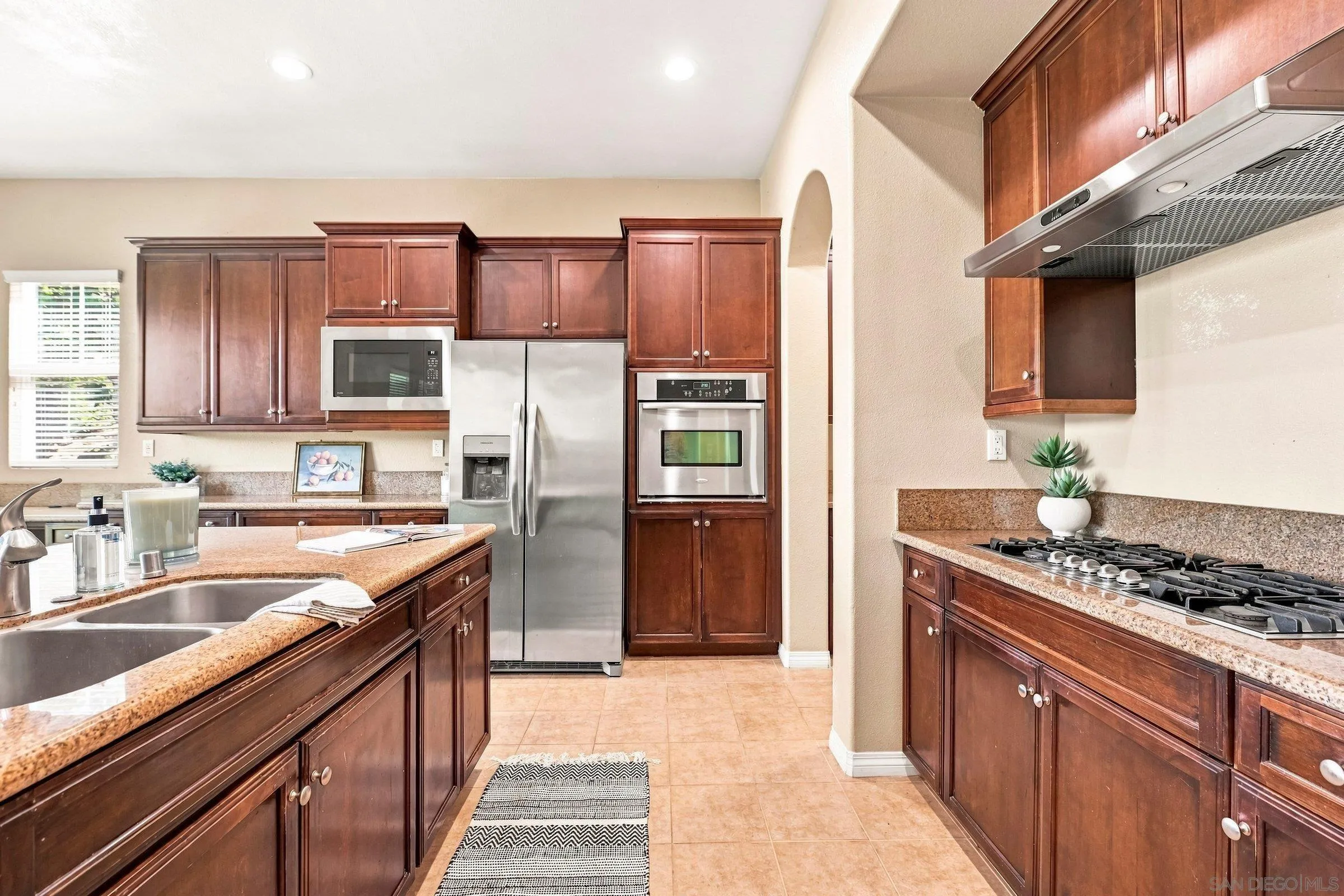 https://cdn.realtyfeed.com/cdn/127/260021045/2fc006837f3167c4c436a26cd37b17b6.webp