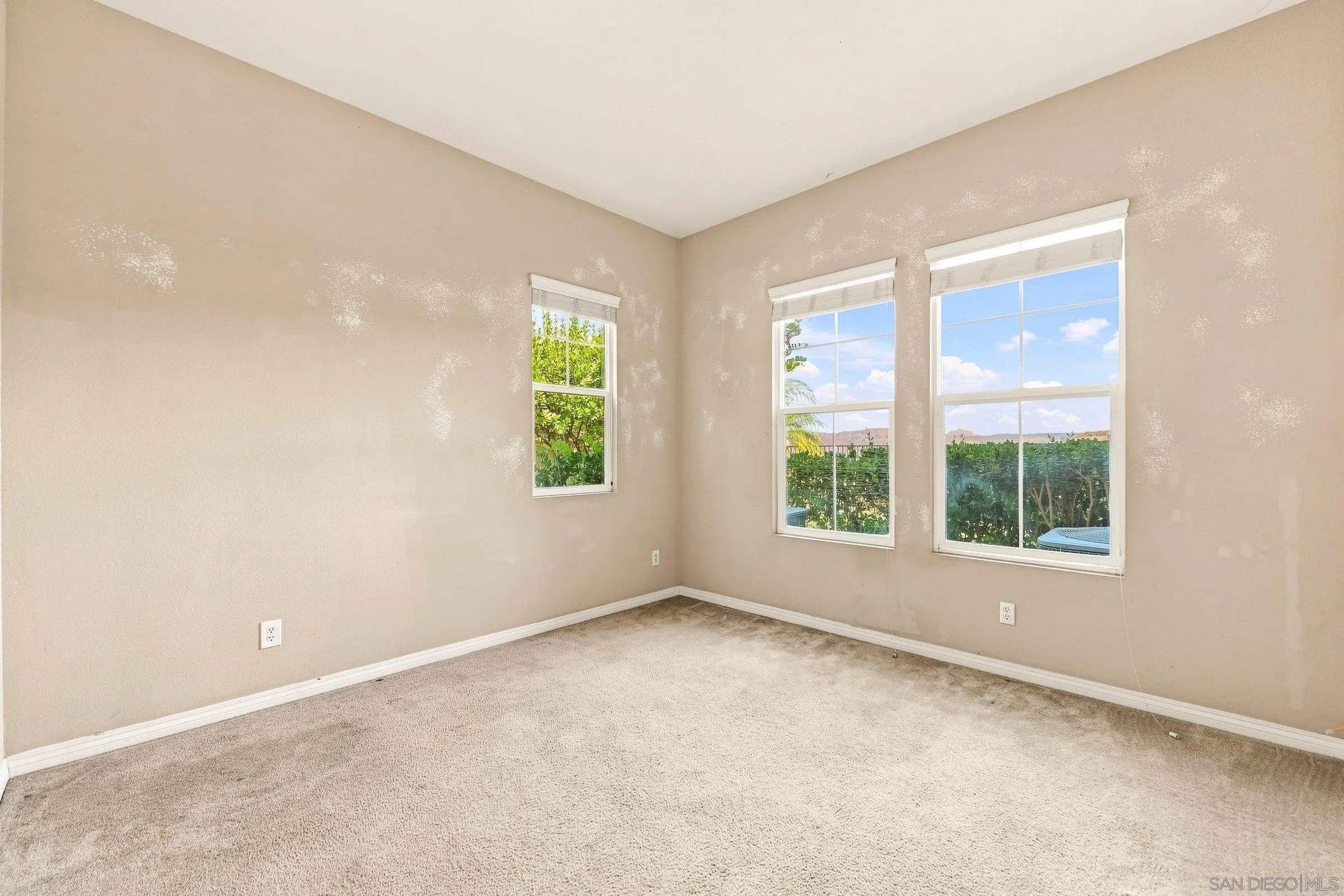 https://cdn.realtyfeed.com/cdn/127/260021045/71d8a5b8c5ced567b303177d1c529bd3.webp