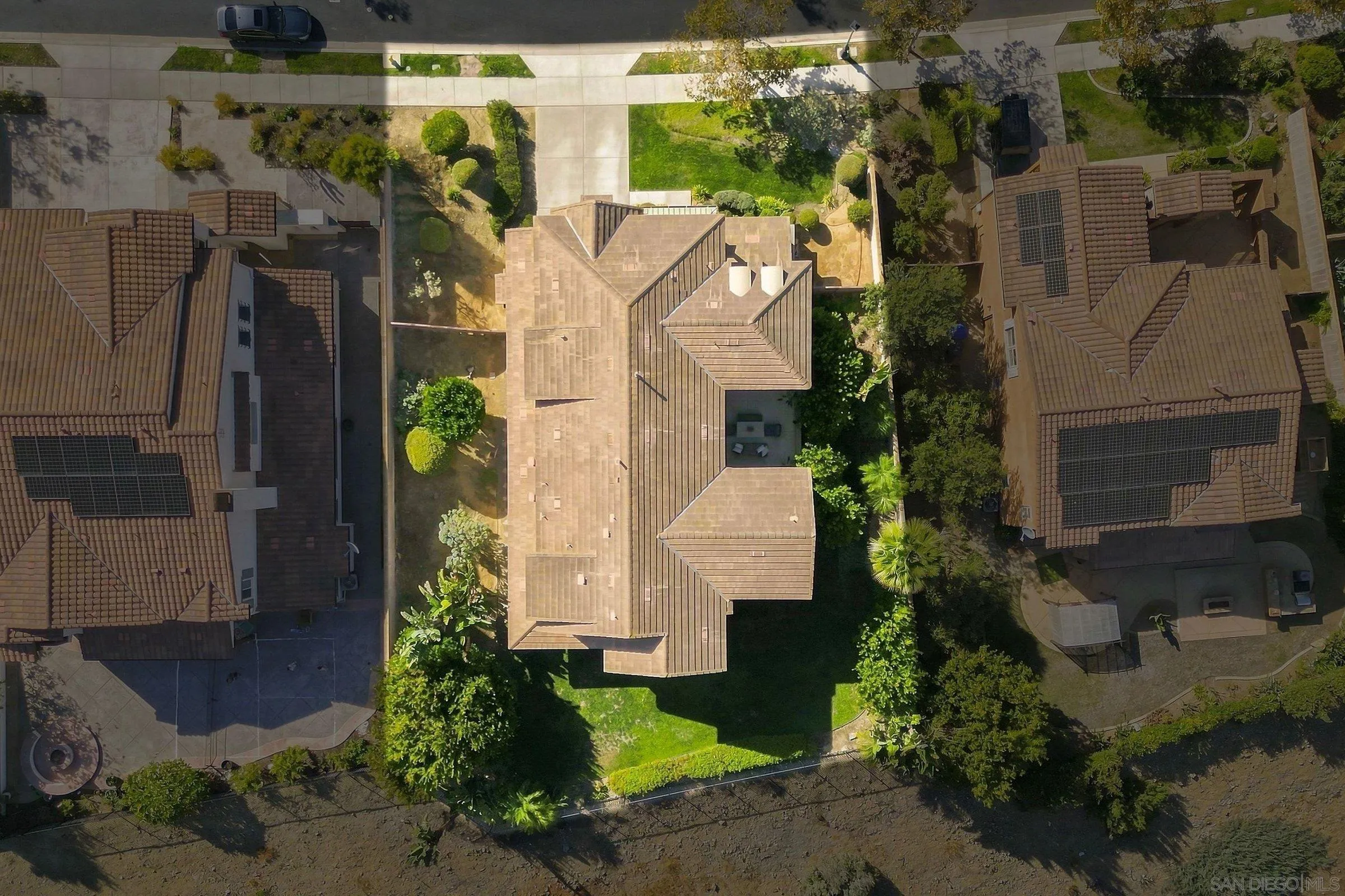 https://cdn.realtyfeed.com/cdn/127/260021045/83b476393453e130566d5c0fad0116f9.webp