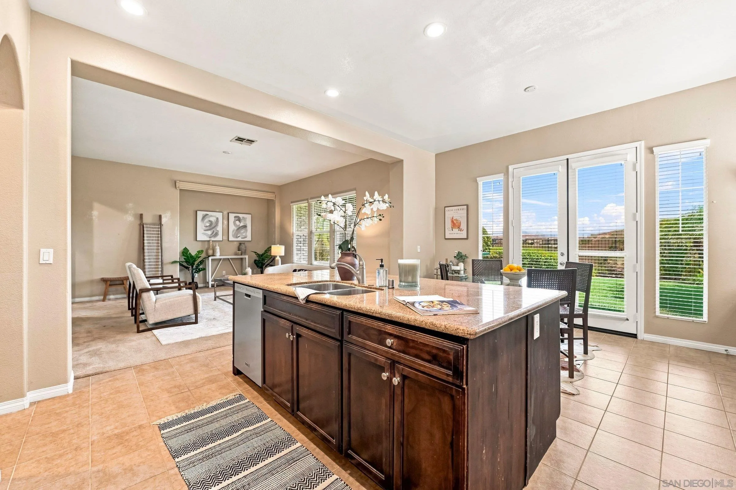 https://cdn.realtyfeed.com/cdn/127/260021045/9b38e92f386f174e187d9b99f4edc96d.webp