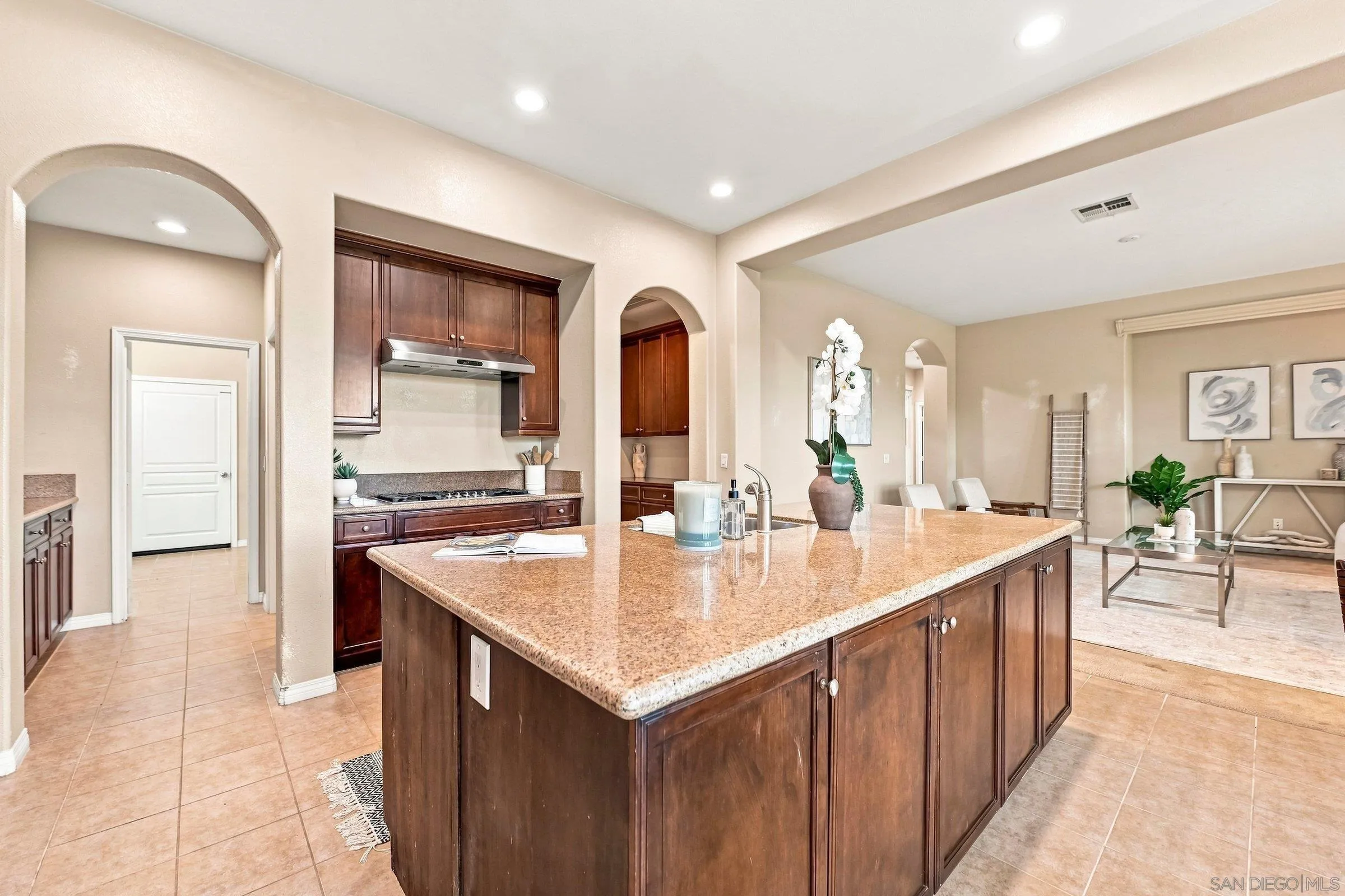 https://cdn.realtyfeed.com/cdn/127/260021045/a7ab1730f69b5d396f32bedd5ee13354.webp