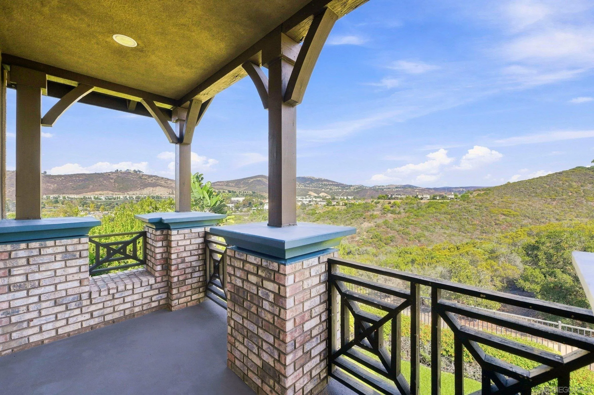 https://cdn.realtyfeed.com/cdn/127/260021045/e85857d2a19aac283ae2f6658f695659.webp