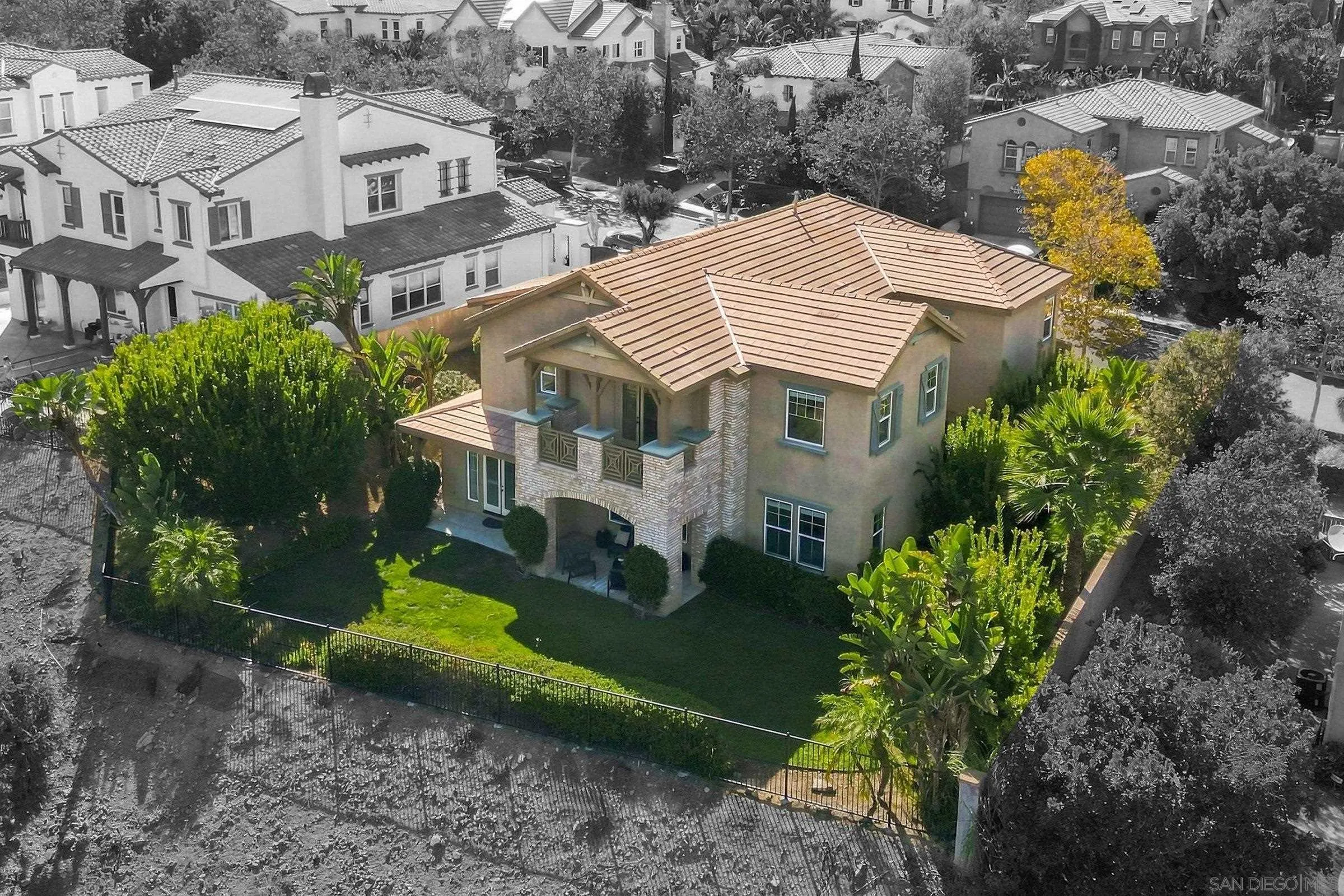 https://cdn.realtyfeed.com/cdn/127/260021045/fafc05e21bc681b1a03108f135d12821.webp