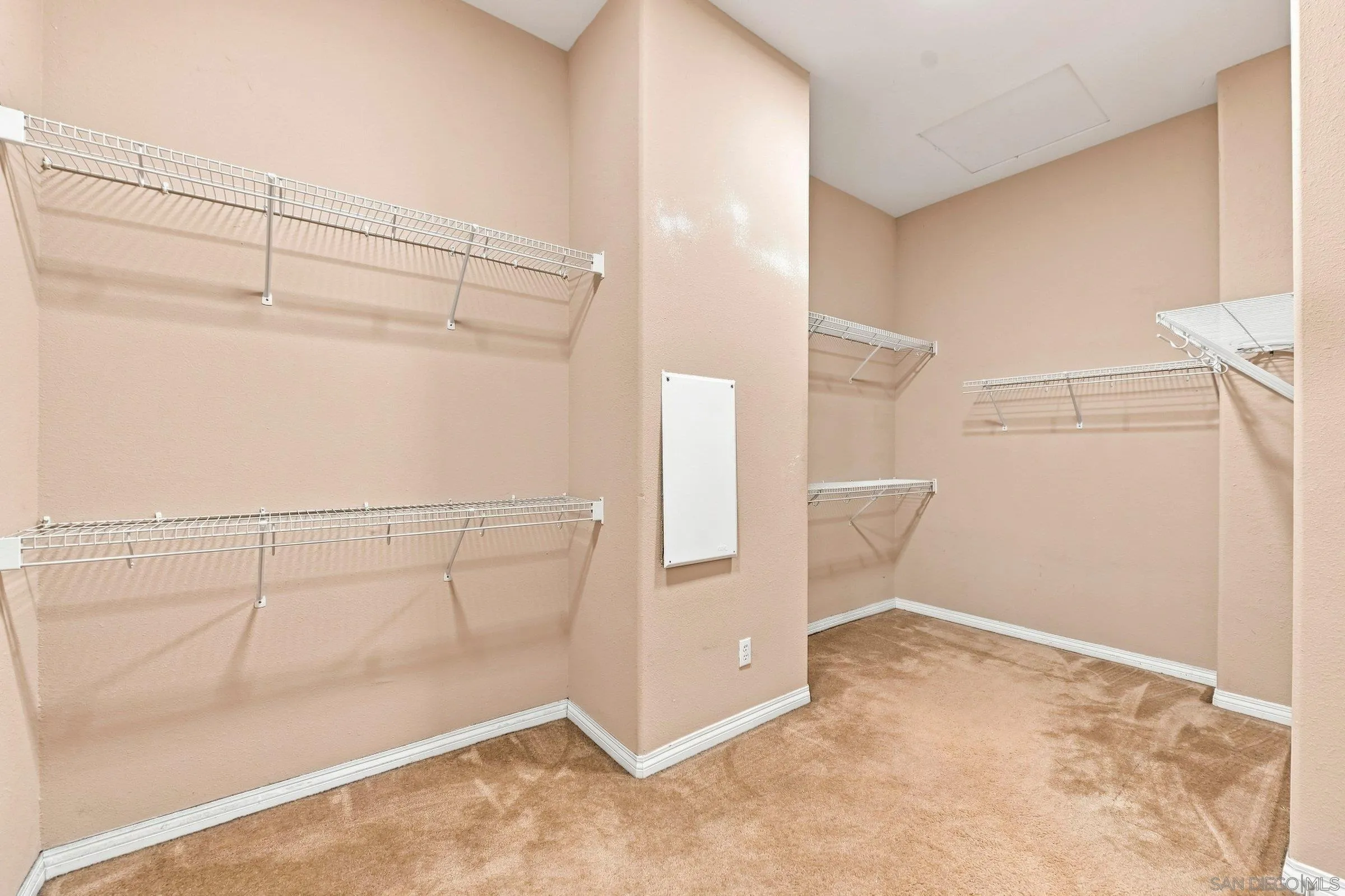 https://cdn.realtyfeed.com/cdn/127/260021045/fd0ba0b40e76e09b41fd9cc133a3199e.webp