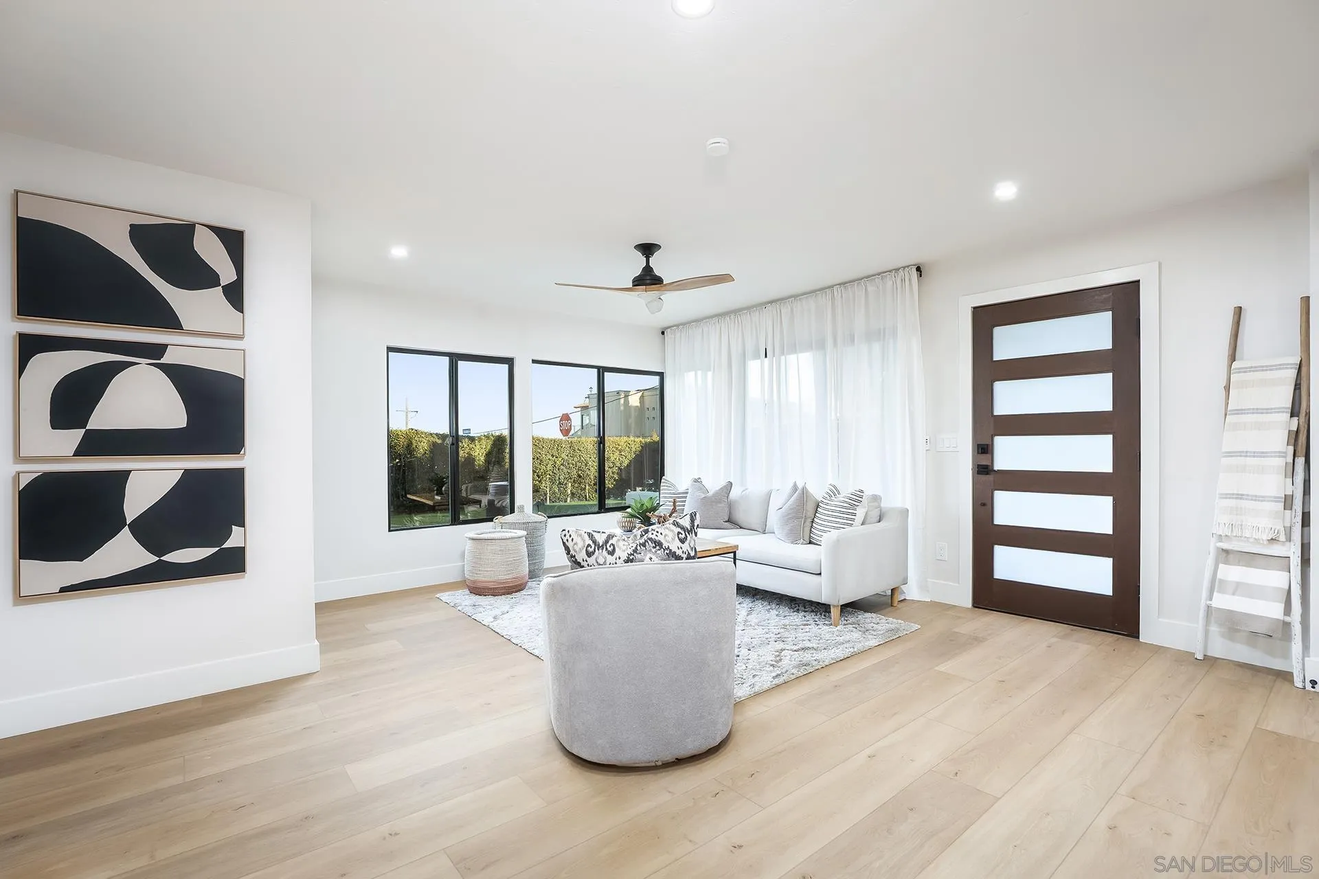 https://cdn.realtyfeed.com/cdn/127/260021048/60bd117cedf6b74569d224edb23c0cfb.webp