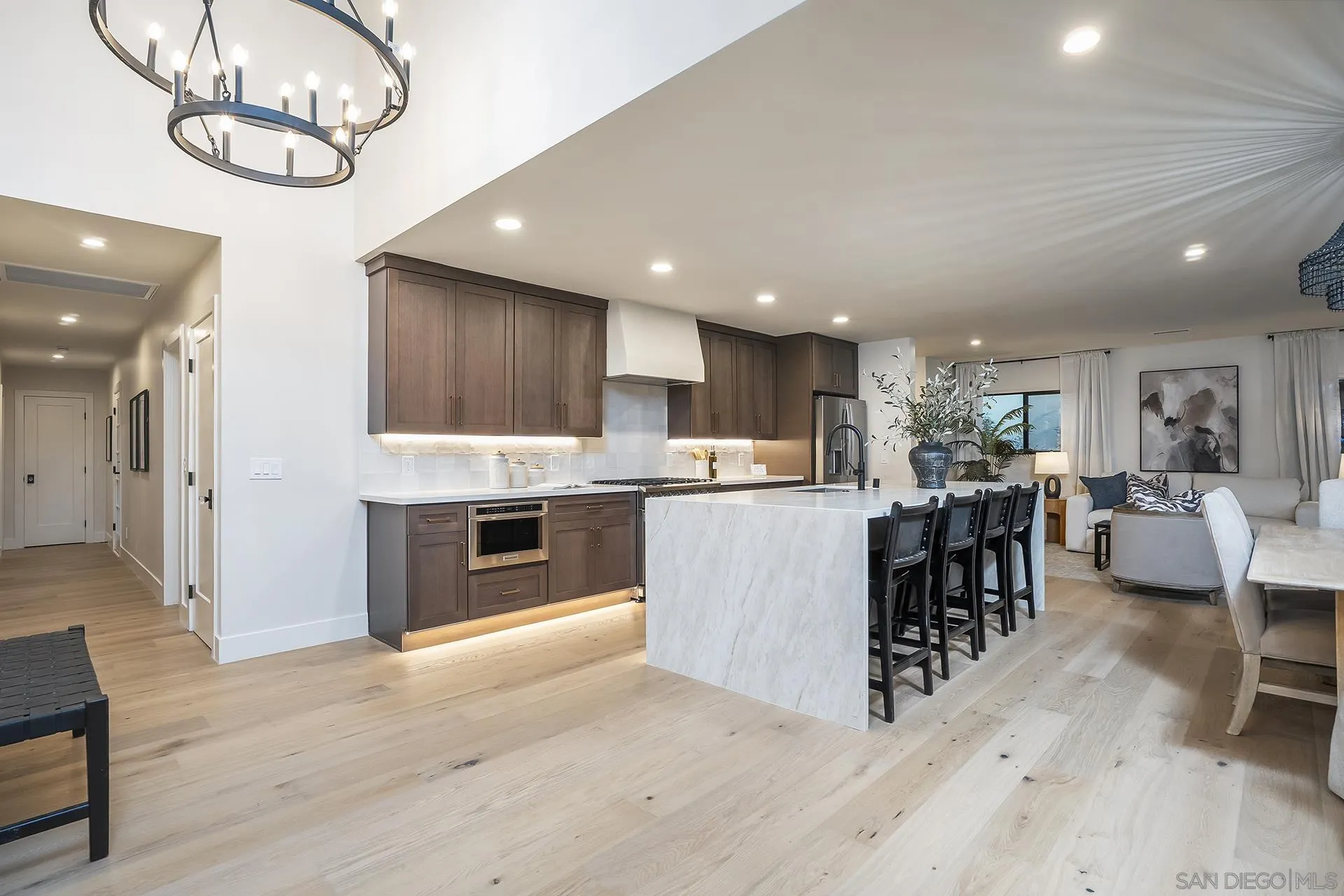 https://cdn.realtyfeed.com/cdn/127/260021048/6185de9180fd7c28bdd287a05e6beda6.webp